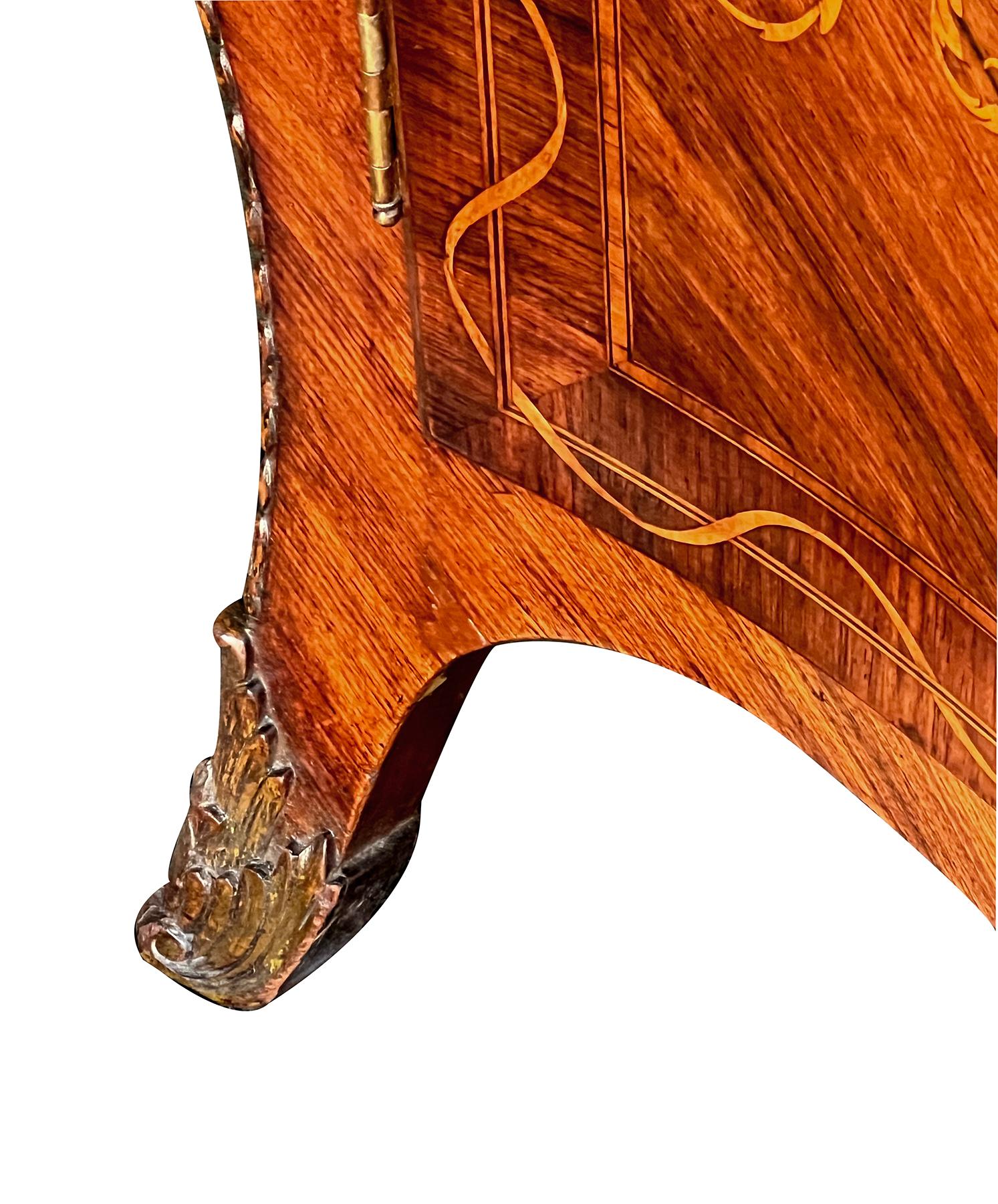 Armadio Bombé intarsiato in legno di palissandro in stile George III di John Cobb in vendita 3