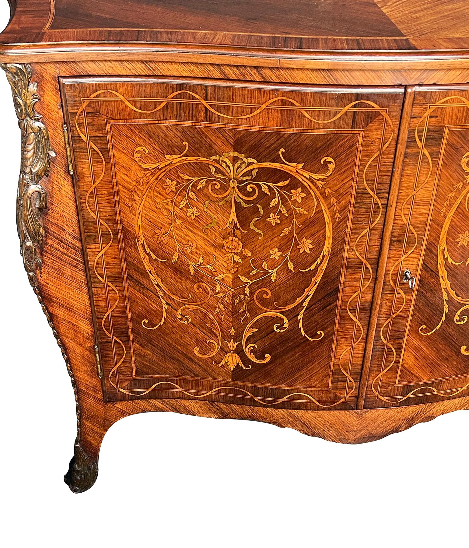 Armadio Bombé intarsiato in legno di palissandro in stile George III di John Cobb In condizioni buone in vendita a San Francisco, CA