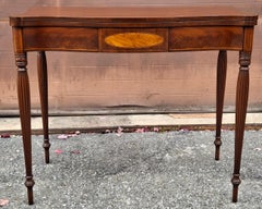 Mesa consola de juego de caoba con incrustaciones de madera satinada estilo Jorge III