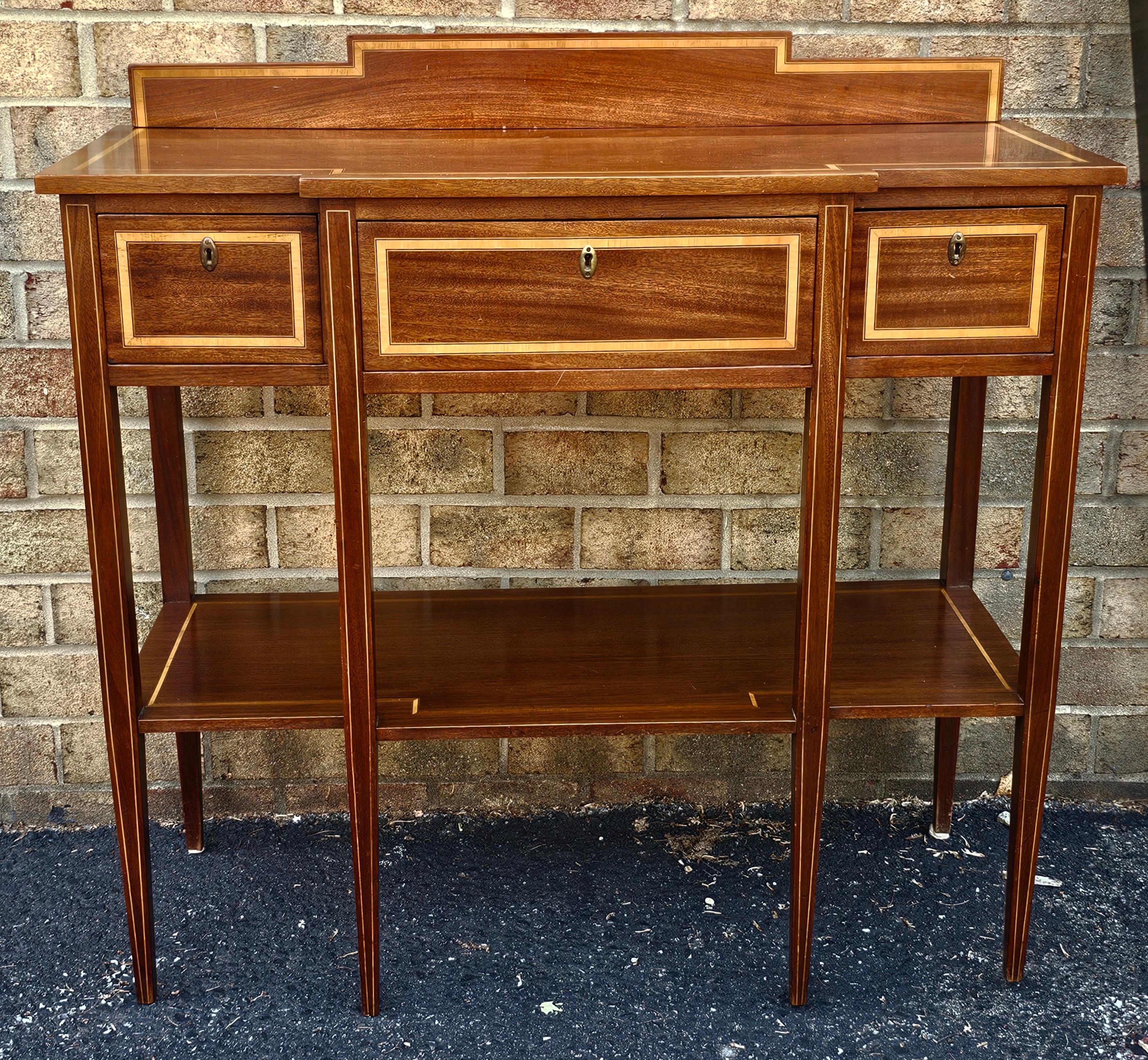 Mesa de servicio de caoba con incrustaciones de madera satinada estilo Jorge III Caoba en venta