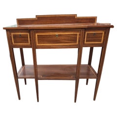 Table de service en acajou incrusté de bois de satin de style George III