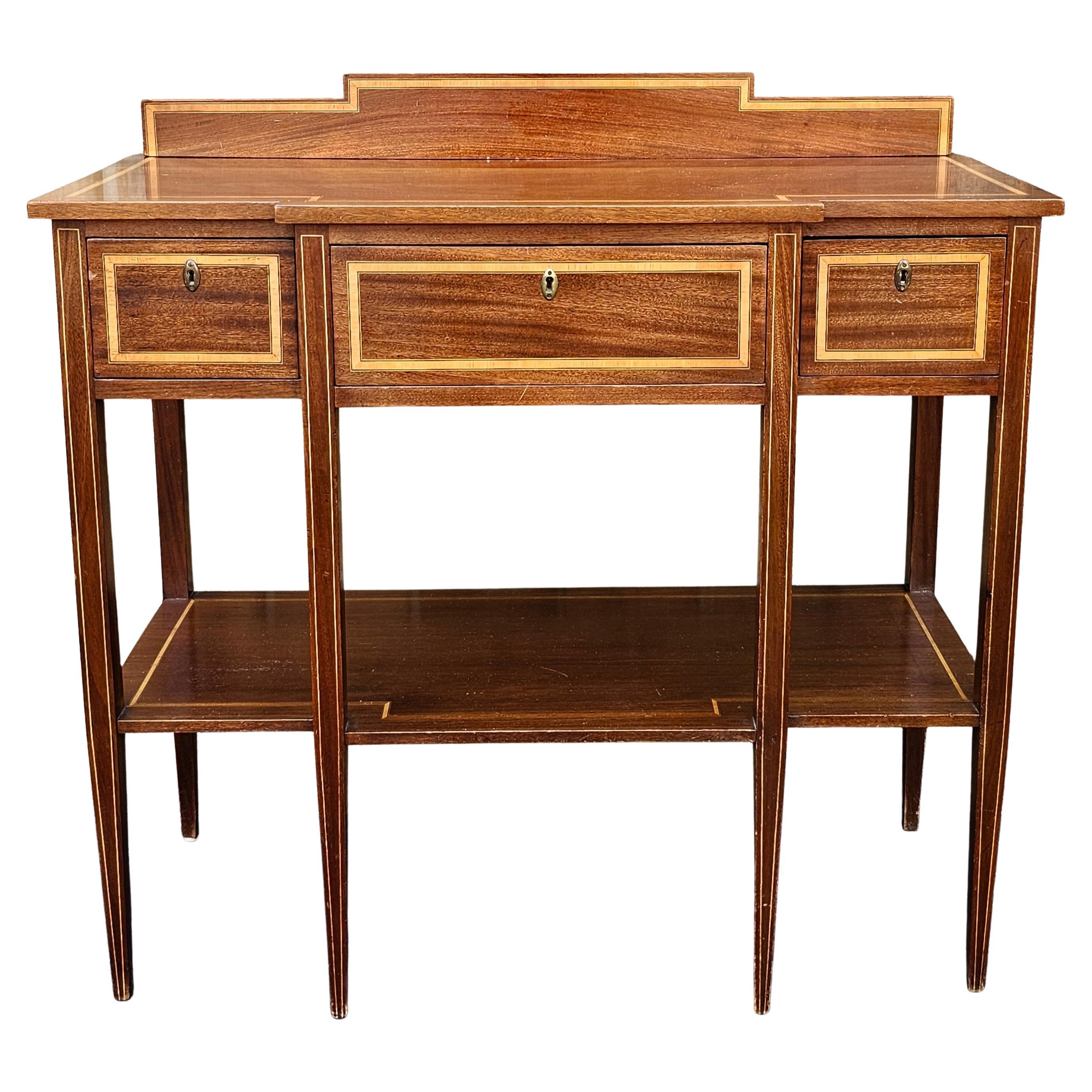 Mesa de servicio de caoba con incrustaciones de madera satinada estilo Jorge III en venta