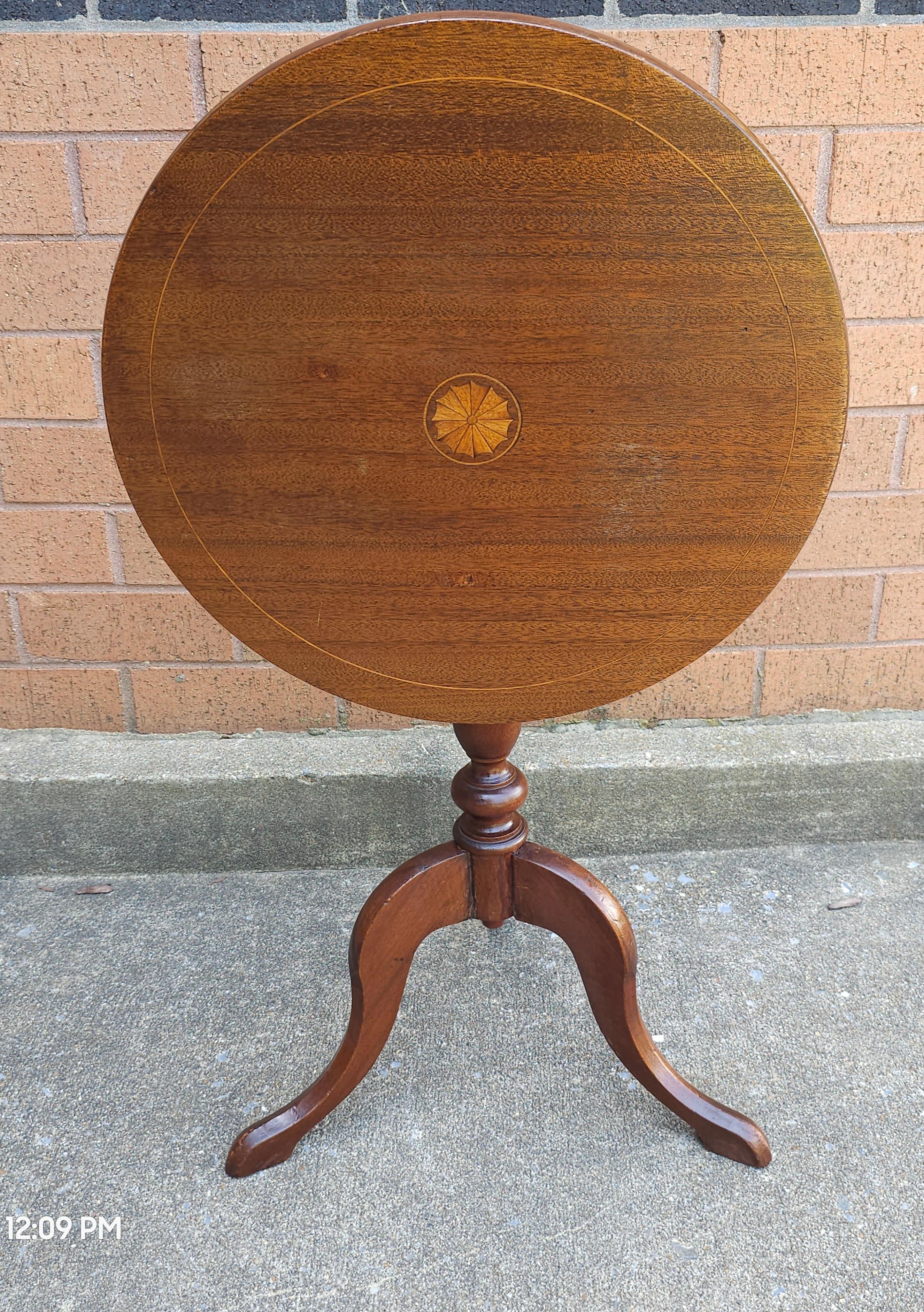 George III Stil Satinholz Intarsien Mahagoni Tilt Top Candle Stand / Beistelltisch
 Maße 17