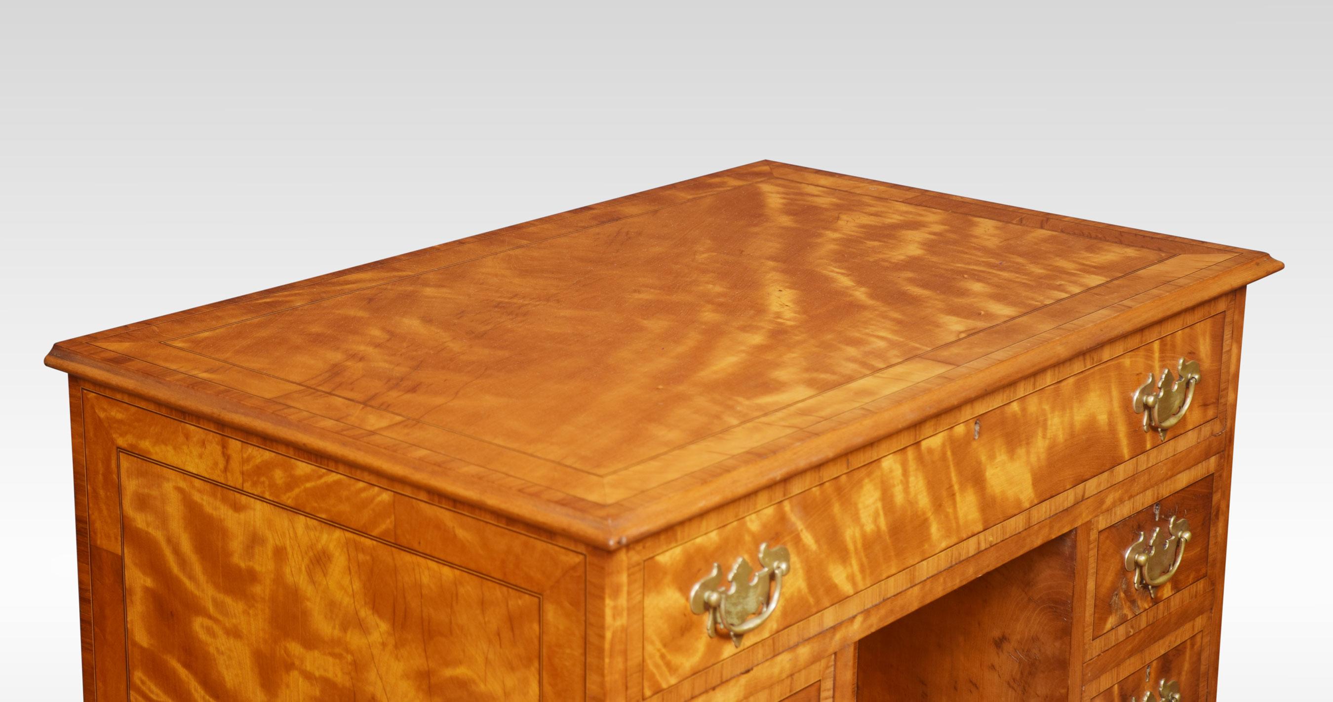 George III Style Satinwood Kneehole Desk For Sale 1