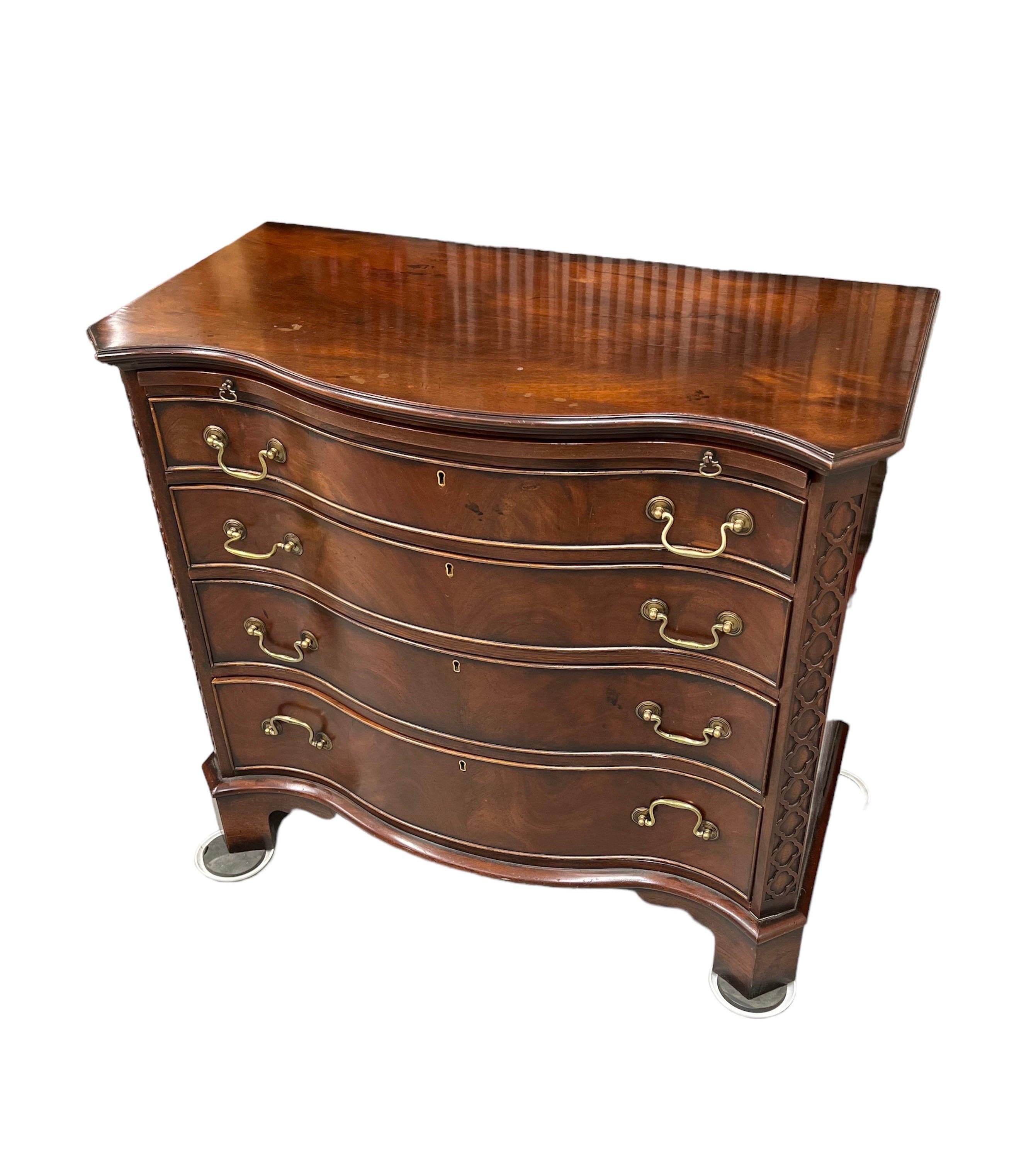 English George III Style Serpentine Mahogany Chest of Drawers For Sale