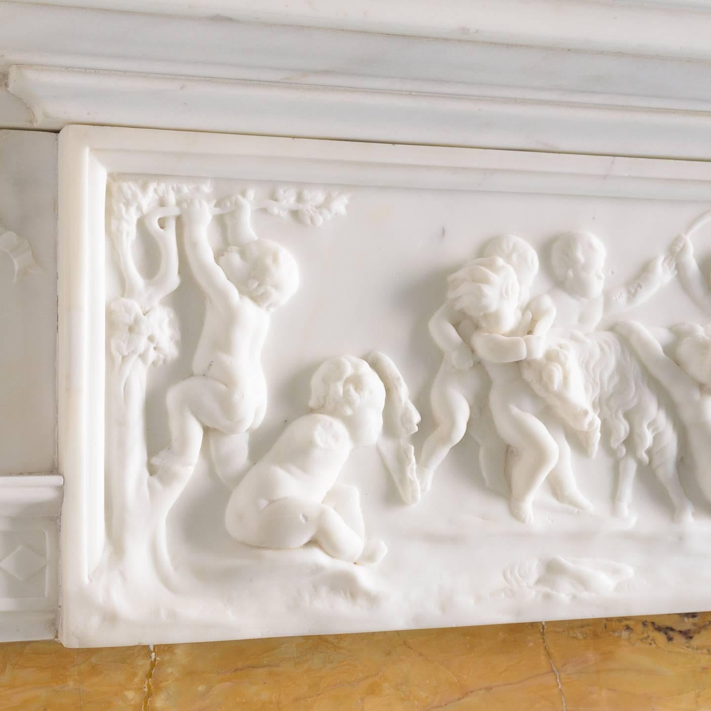 George III Style Statuary and Sienna Marble Fireplace In Good Condition In London, GB