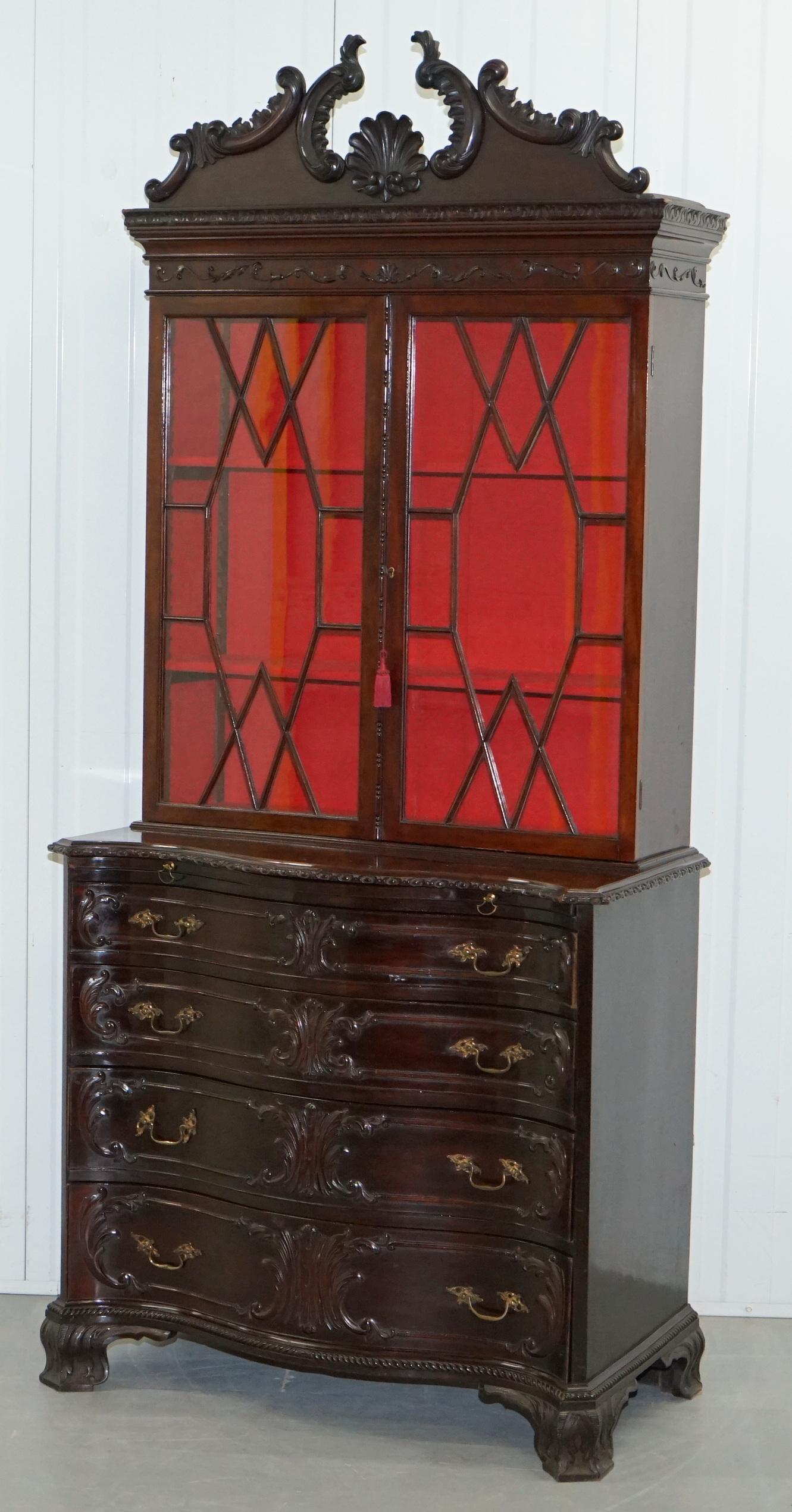 English George III Thomas Chippendale Hardwood Bookcase on Serpentine Chest Drawers For Sale