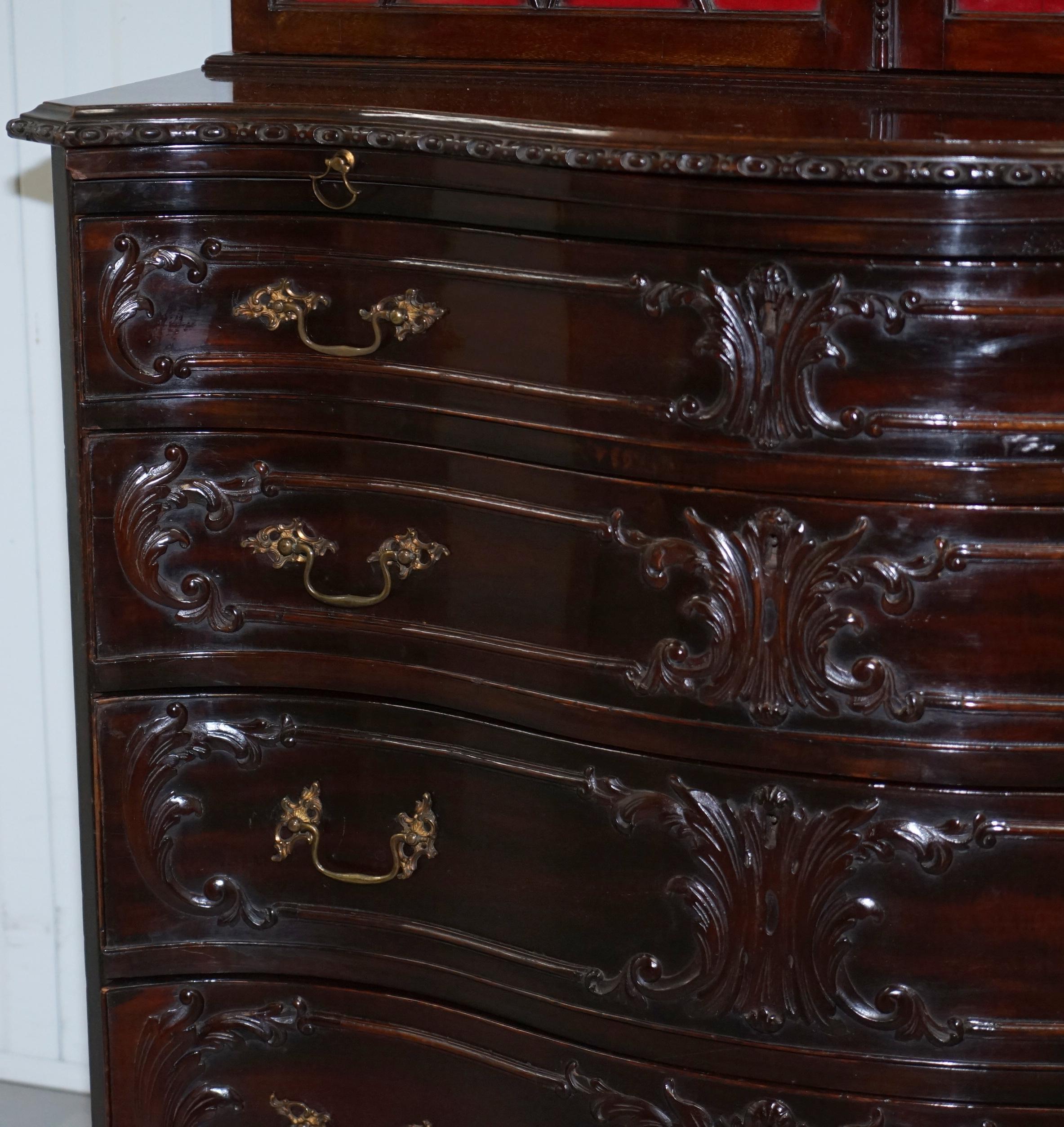 George III Thomas Chippendale Hardwood Bookcase on Serpentine Chest Drawers For Sale 4