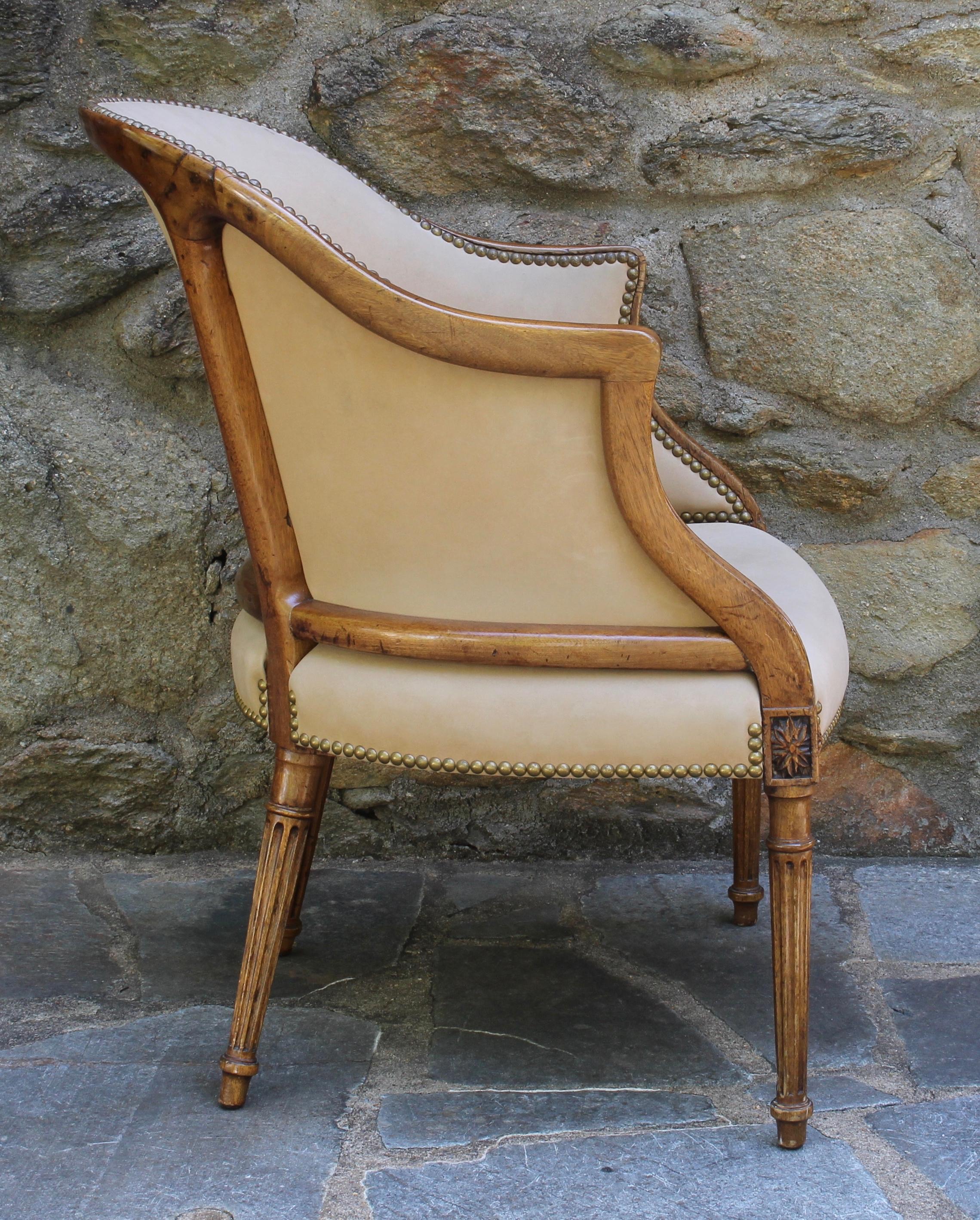 George III Tub Chair in the French Taste In Excellent Condition In Kilmarnock, VA