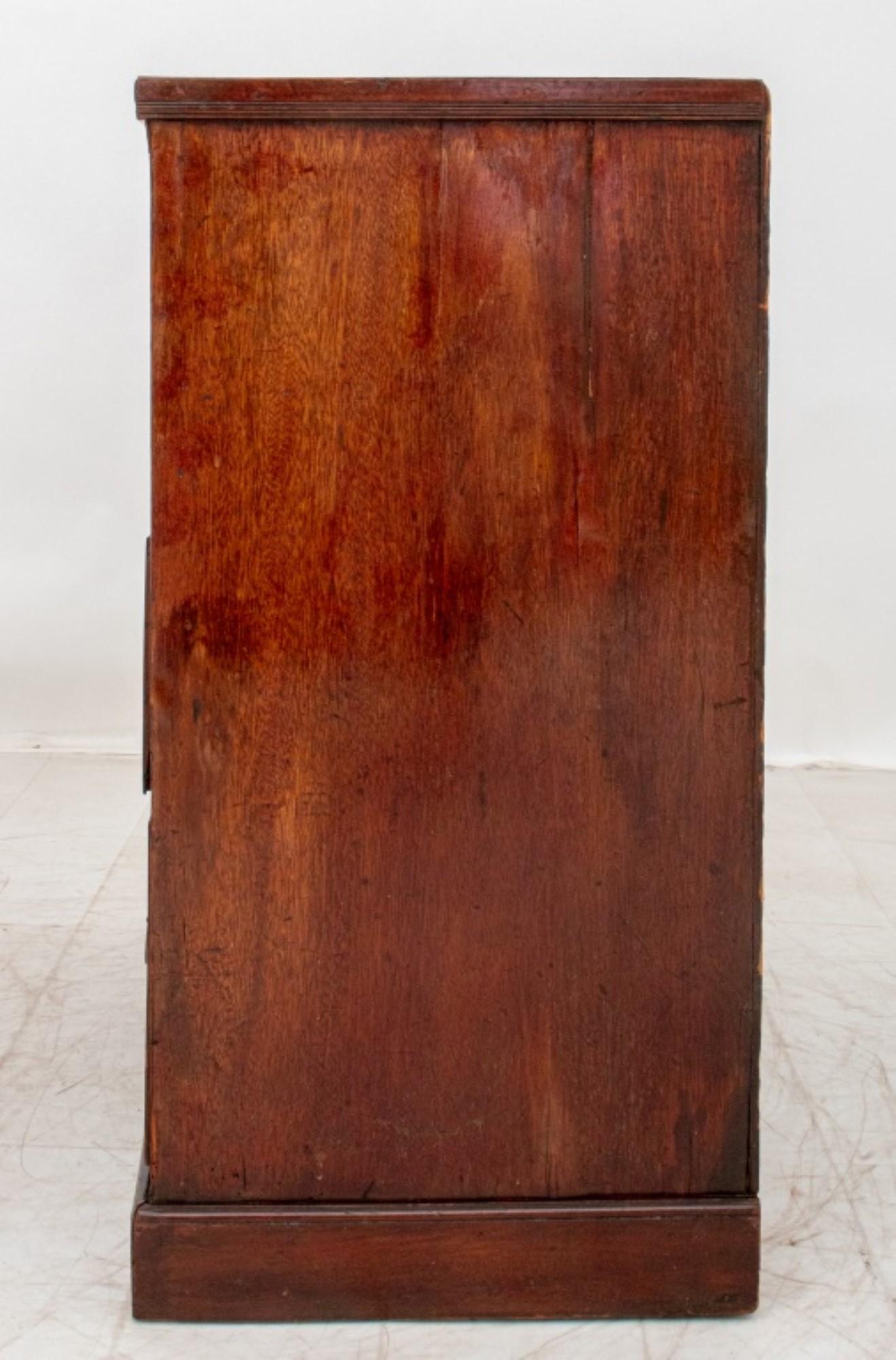 George III Walnut Tall Kneehole Desk, ca. 1800 For Sale 4
