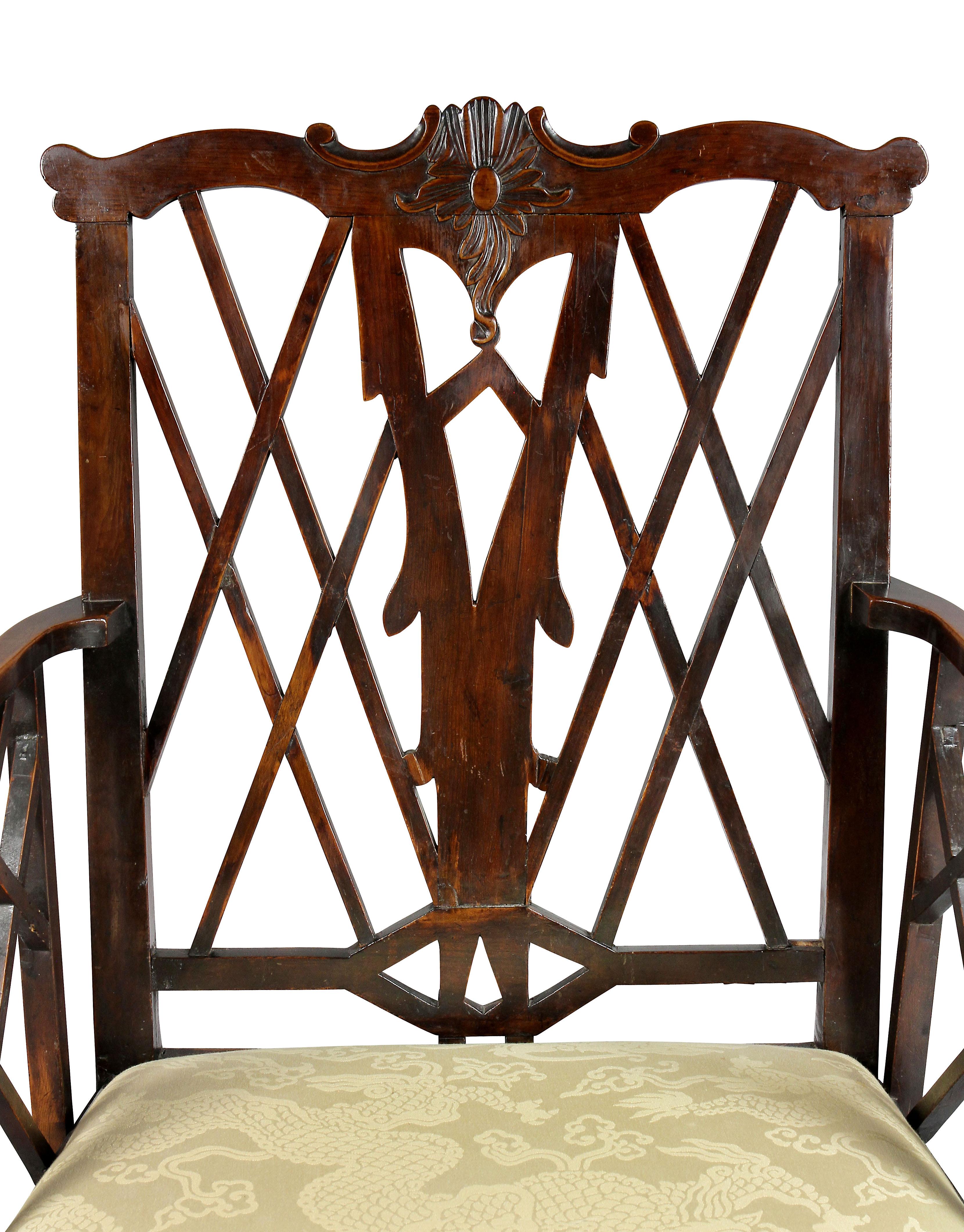 George III Yewwood Cockpen Armchair In Good Condition For Sale In Essex, MA