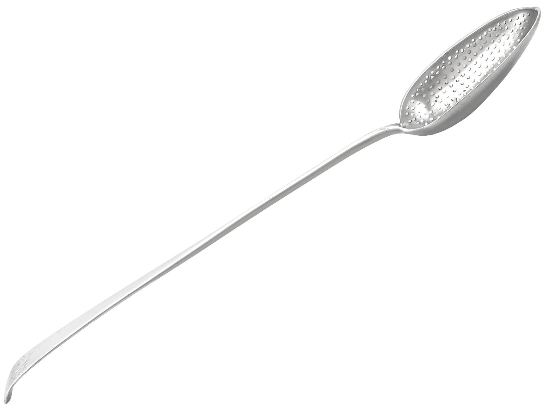 George III York Sterling Silver Old English Pattern Gravy Straining Spoon (1790) In Excellent Condition For Sale In Jesmond, Newcastle Upon Tyne