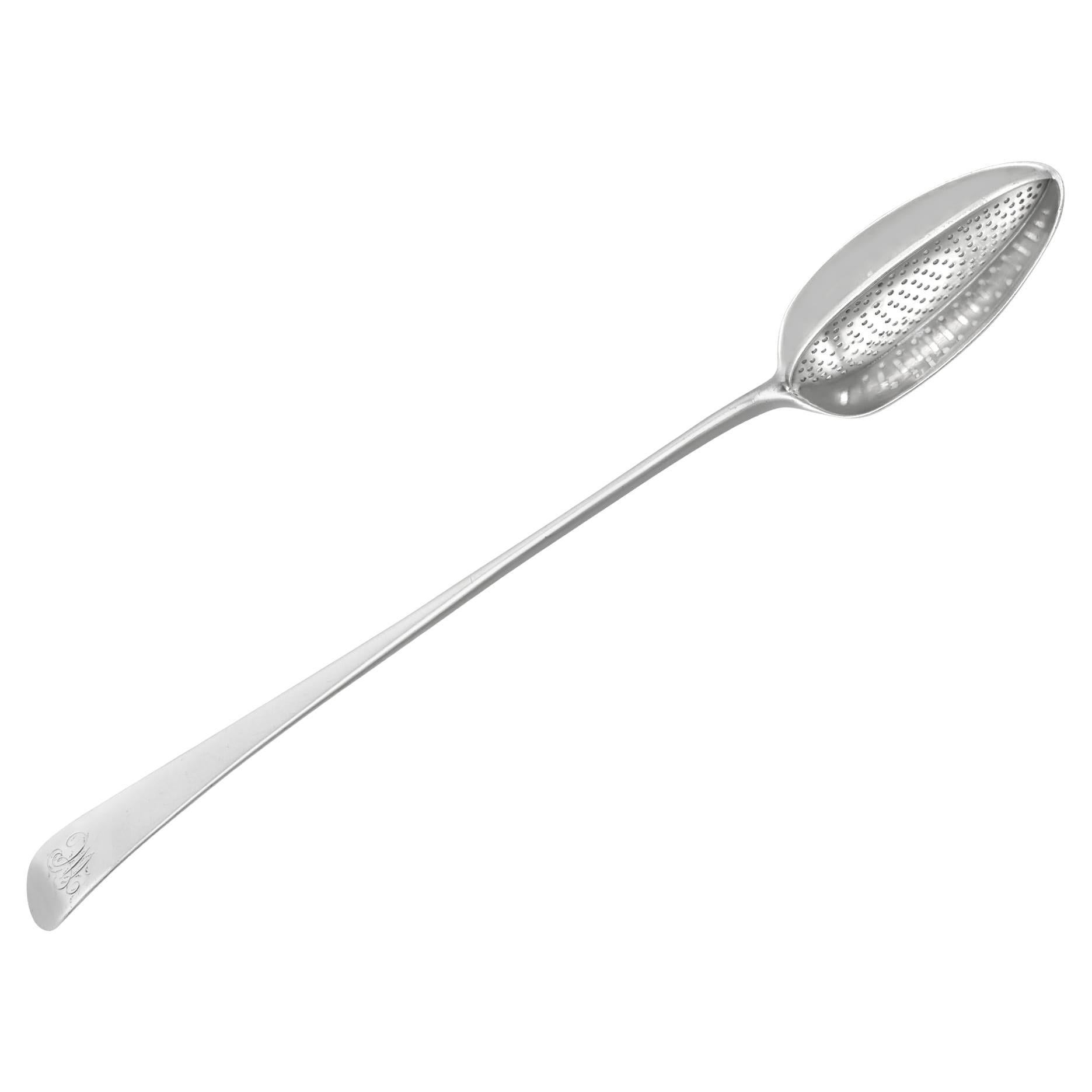 George III York Sterling Silver Old English Pattern Gravy Straining Spoon (1790) For Sale
