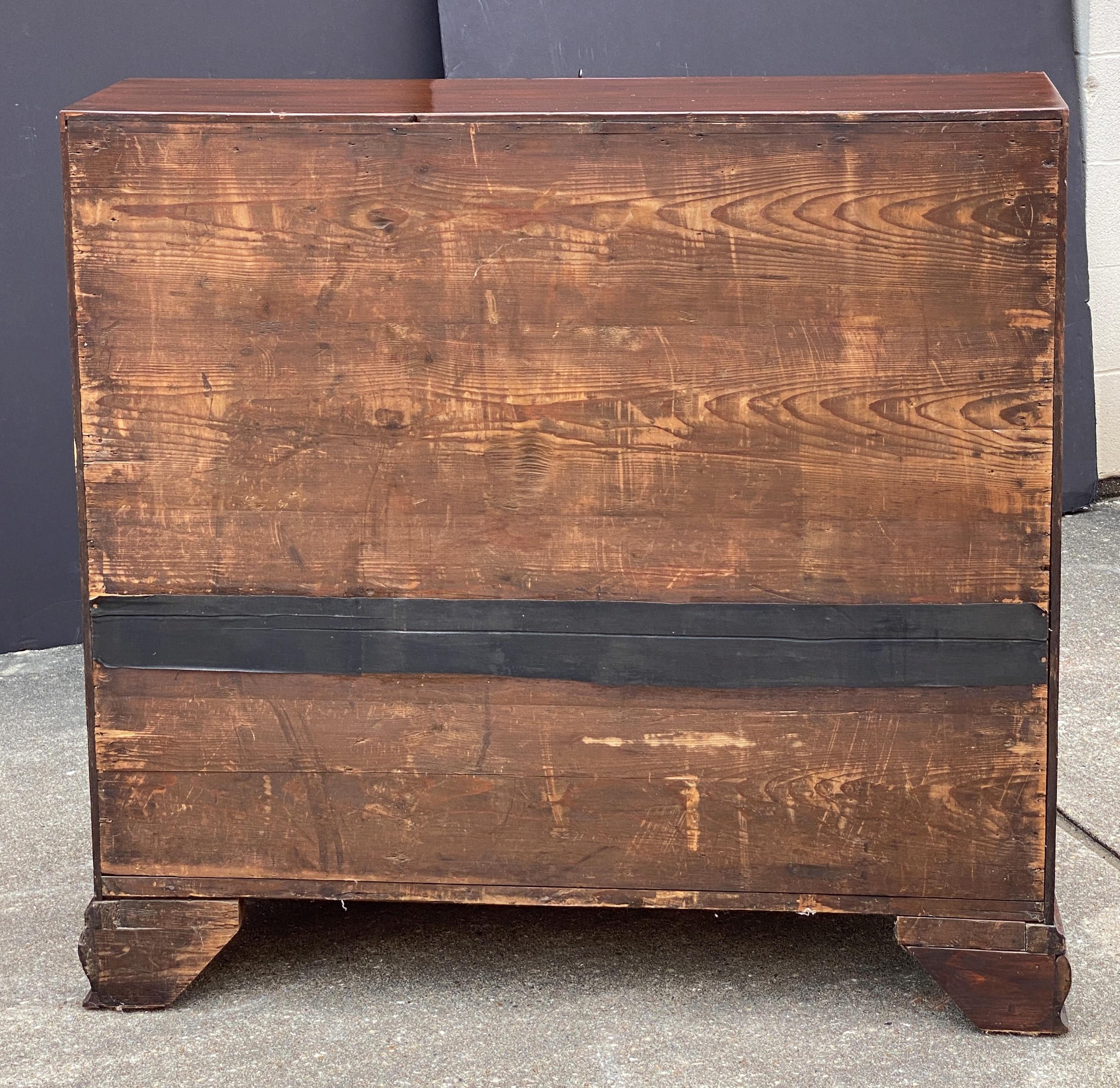 George IIII Bureau Desk or Secretary Chest of Mahogany from the 18th Century in vendita 4