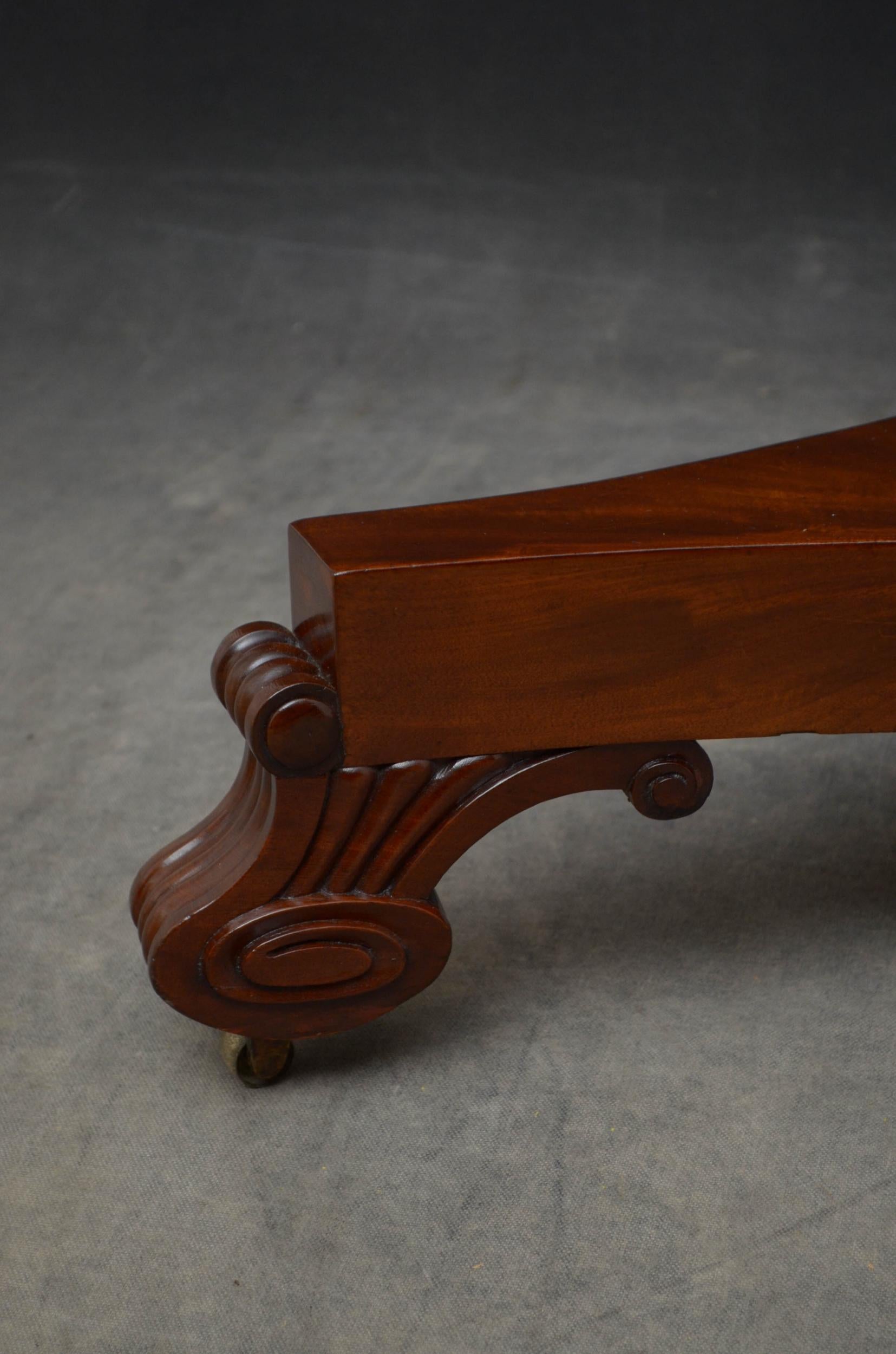 Mahogany George IV Centre Table / Dining Table