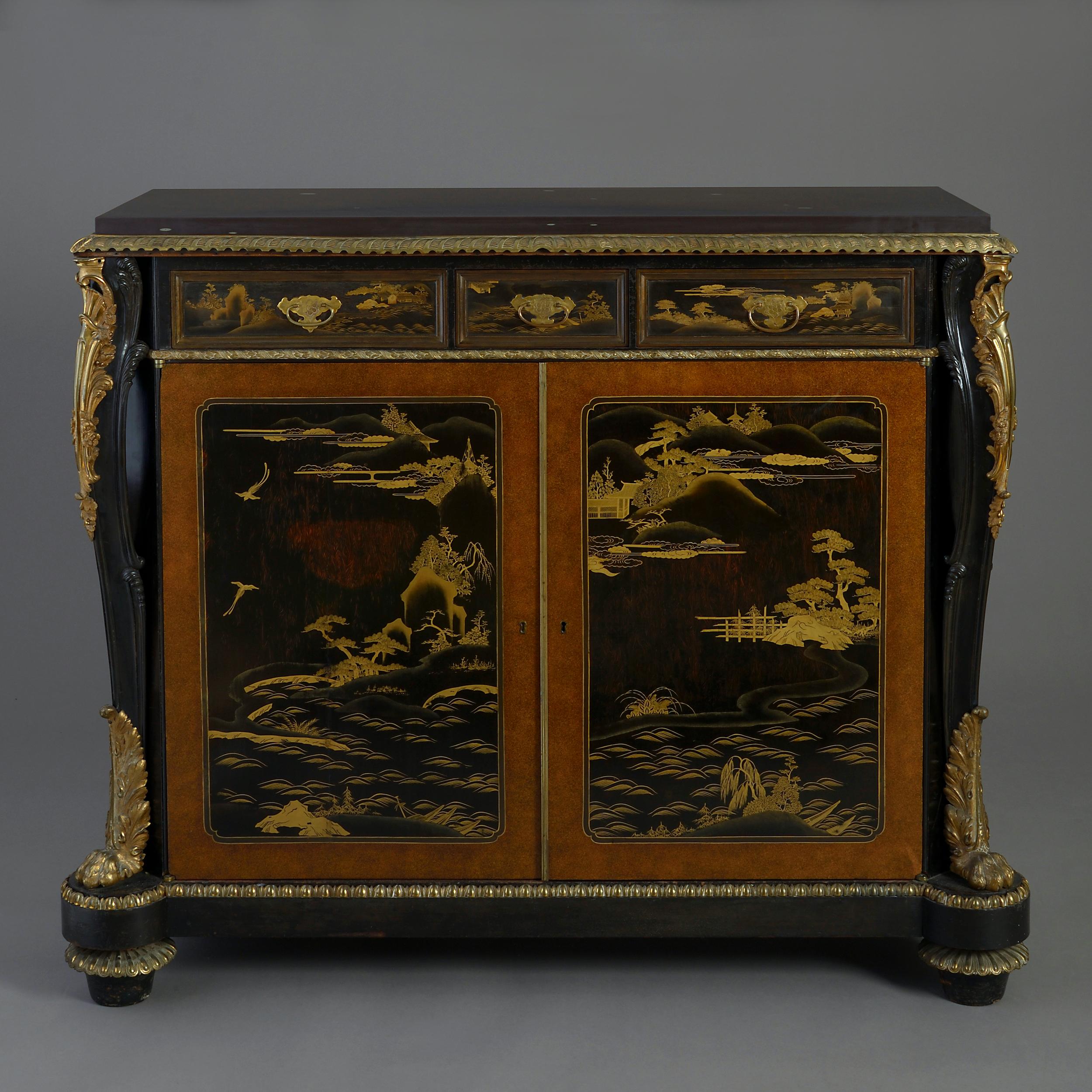 George IV Japanned and Lacquer Side Cabinet In Good Condition For Sale In London, GB