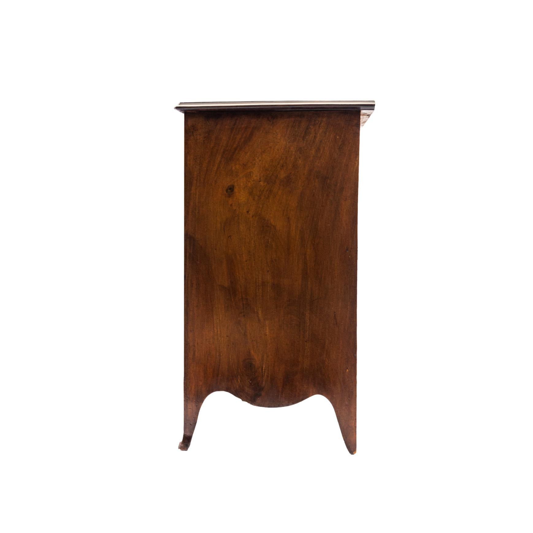 George IV Mahogany Bowfront Chest, Splayed Feet, Druce & Co, English, ca. 1830 For Sale 2