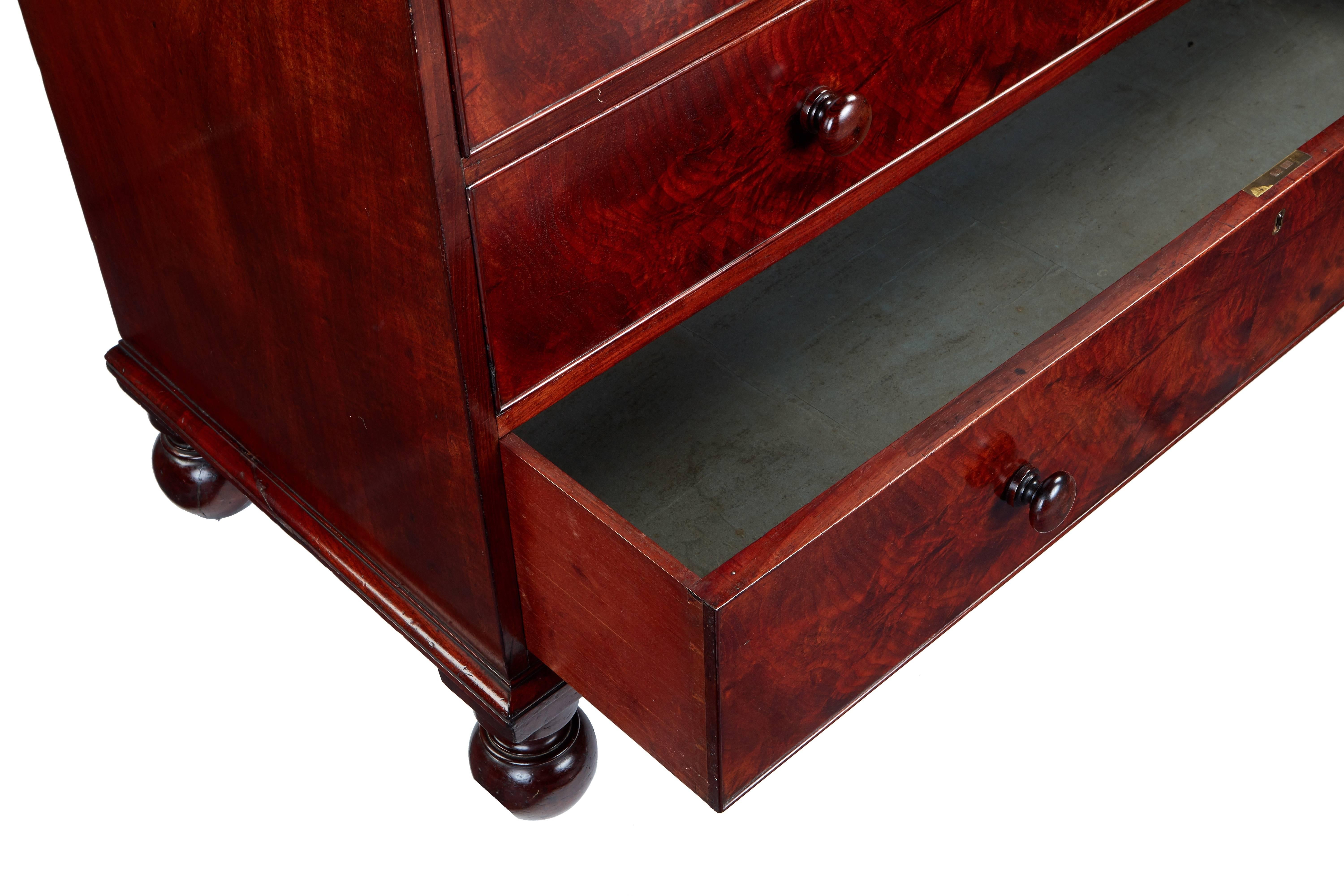Turned George IV Mahogany Chest Attributed to Gillows, circa 1850