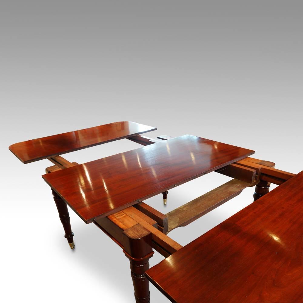 Early 19th Century George IV Mahogany Extending Dining Table