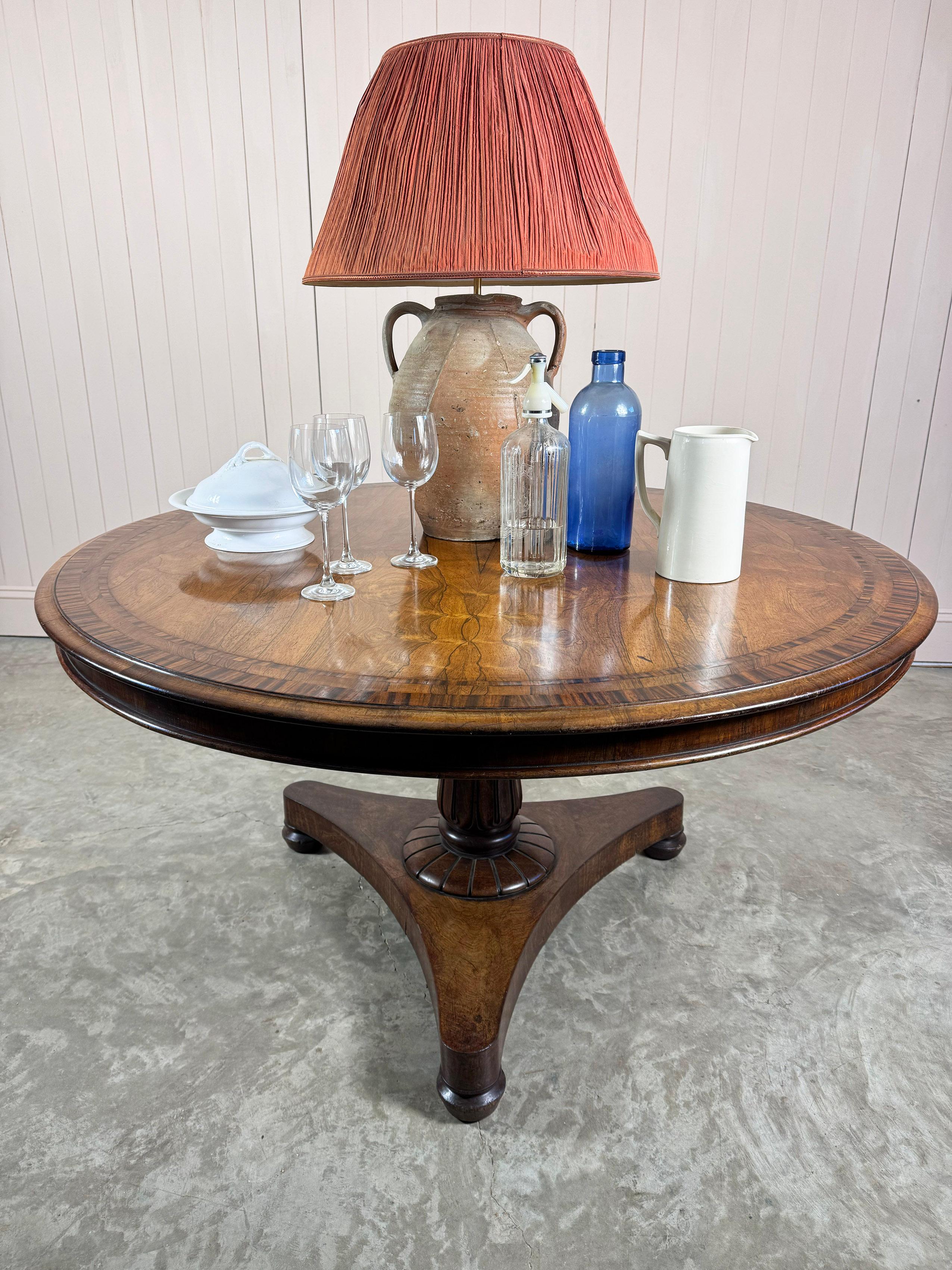 Mesa de centro de palisandro Jorge IV Británico en venta