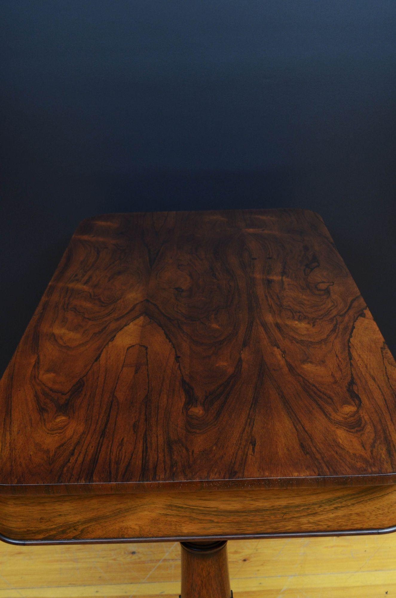 George IV Rosewood Library Table in the Manner of Gillows In Good Condition For Sale In Whaley Bridge, GB