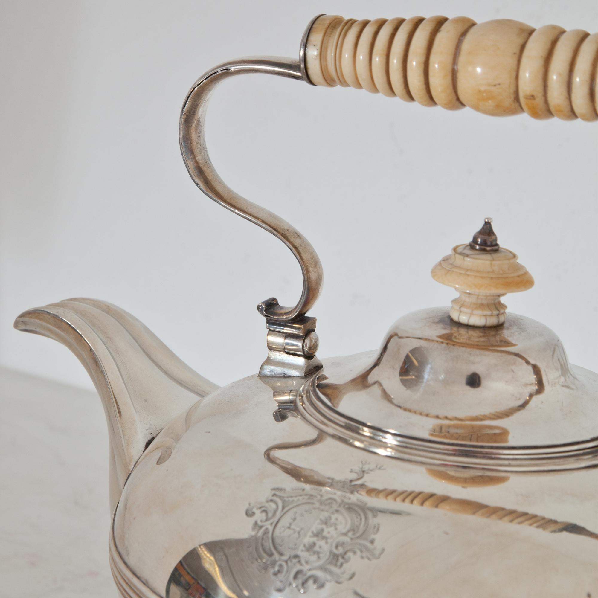 George IV Silver Tea Pot, Dublin, 1828-1829 1