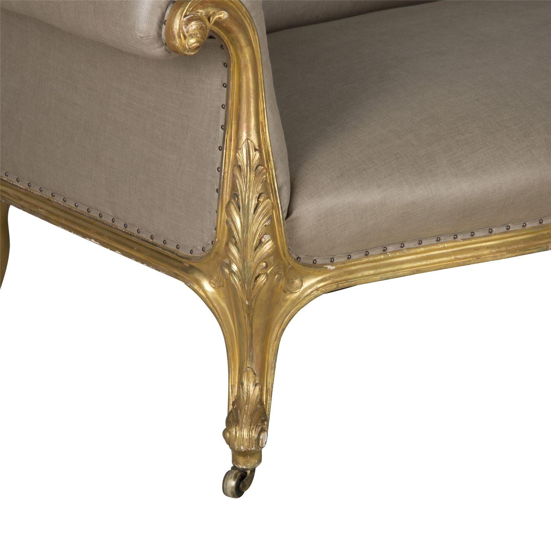 Kleines Sofa aus vergoldetem Holz, George IV, um 1830. Schönes Qualitätssofa jetzt in Holland Linen. Englisch nach französischem Geschmack. Sitzhöhe 43 cm und Sitztiefe 50 cm.
