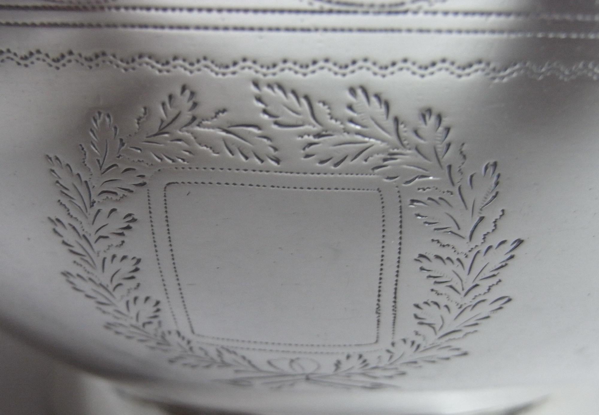 George IV Table Bowl Made in Edinburgh by Leonard Urquhart, 1829 In Excellent Condition For Sale In London, GB