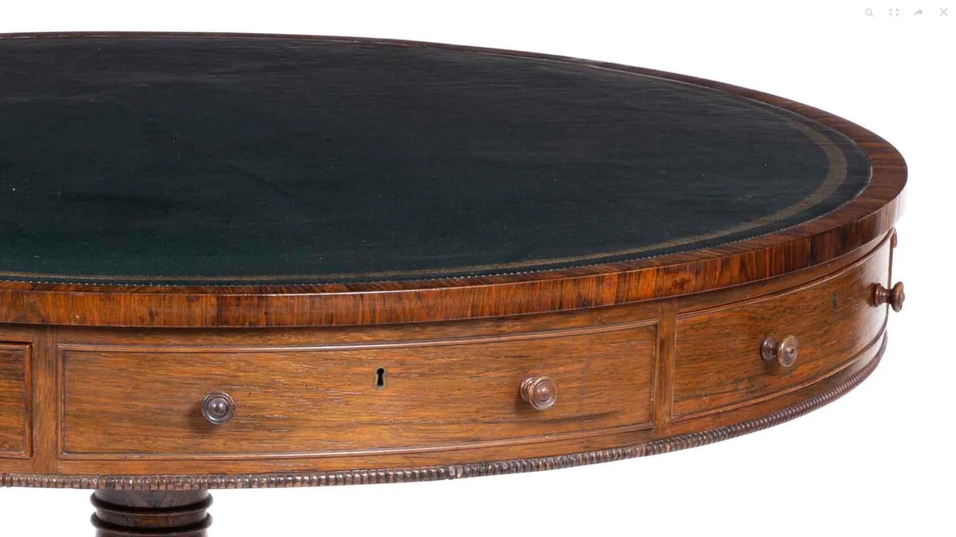 Hand-Carved George IV Walnut Round drum Table, Early 19th Century