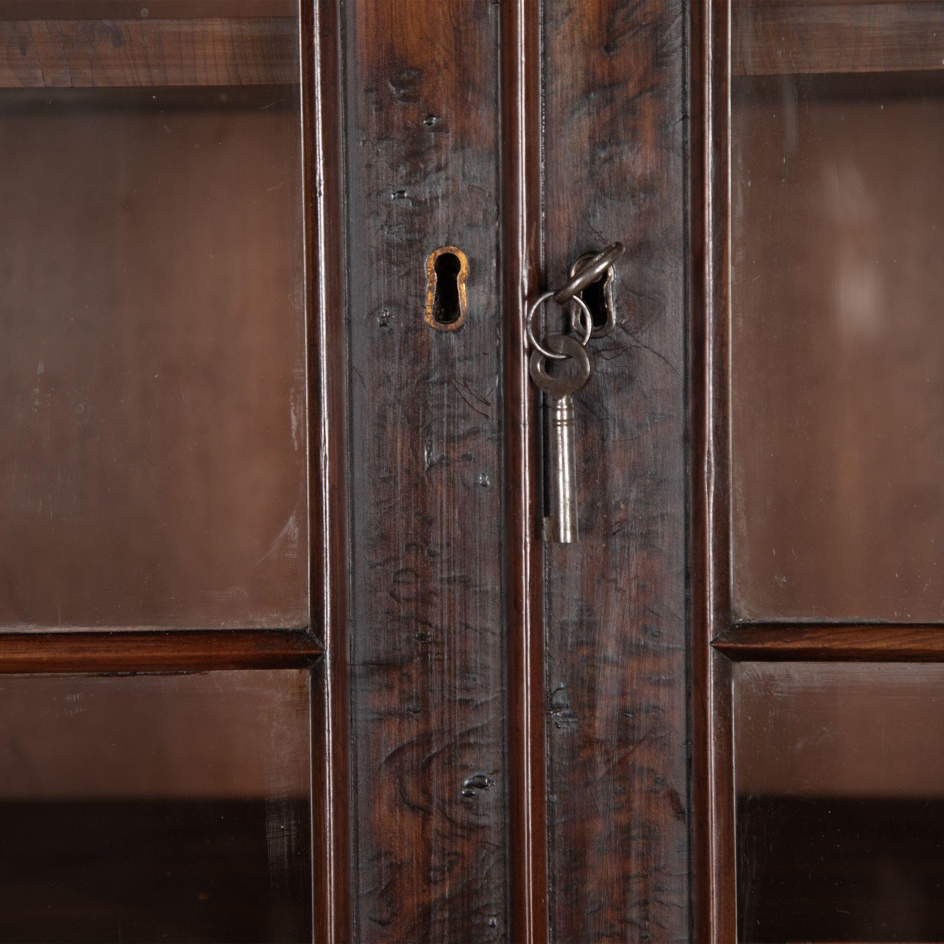 George IV Yew-wood Secretaire Bookcase In Good Condition For Sale In Gloucestershire, GB