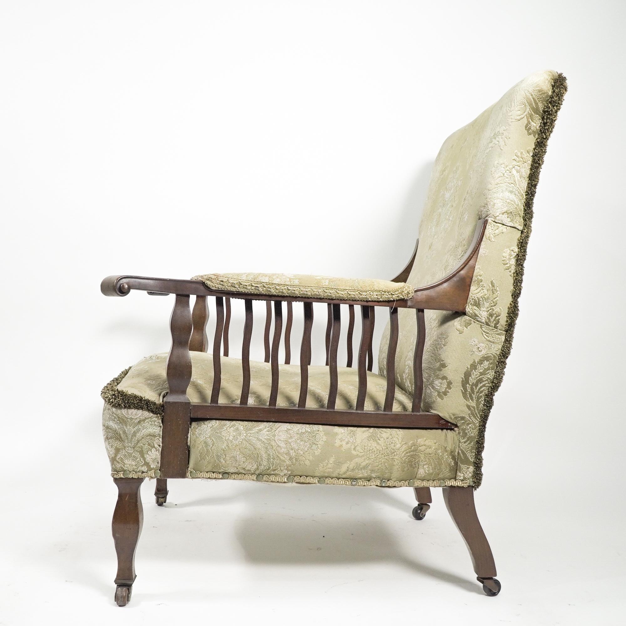 Sculpté à la main George Jack pour Morris and Co. Paire de fauteuils Saville en acajou en vente