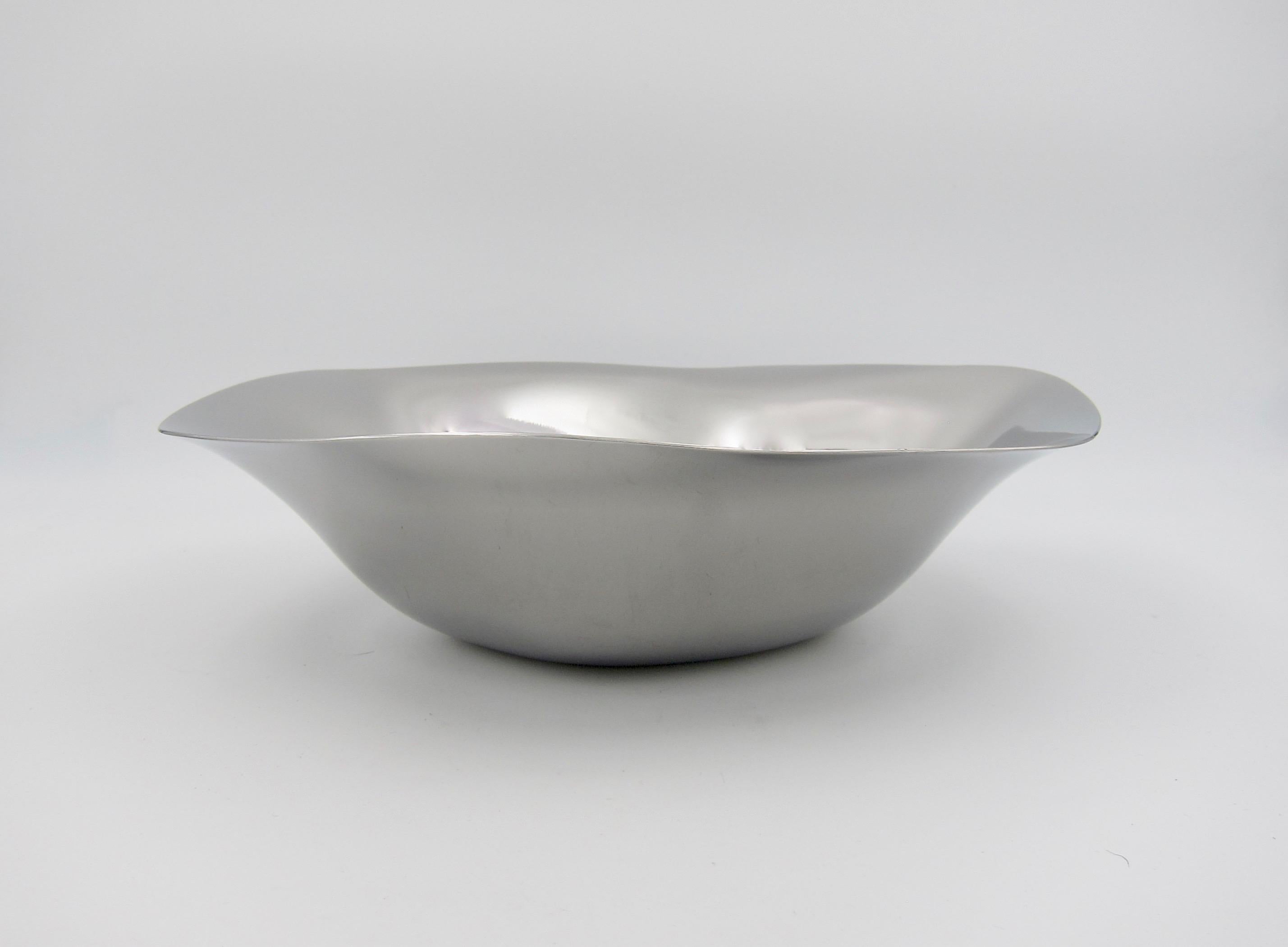XXIe siècle et contemporain George Jensen Bol de service à liquide en acier inoxydable poli miroir