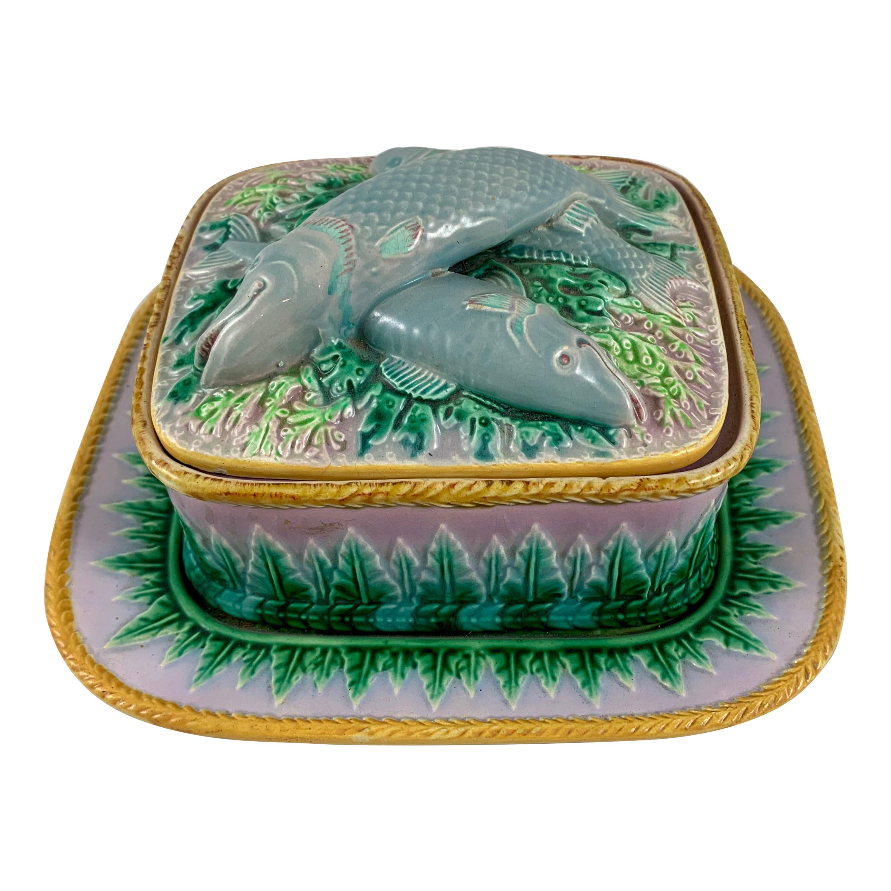 Boîte de service à sardines en majolique émaillée George Jones English Palissy:: trois pièces en vente