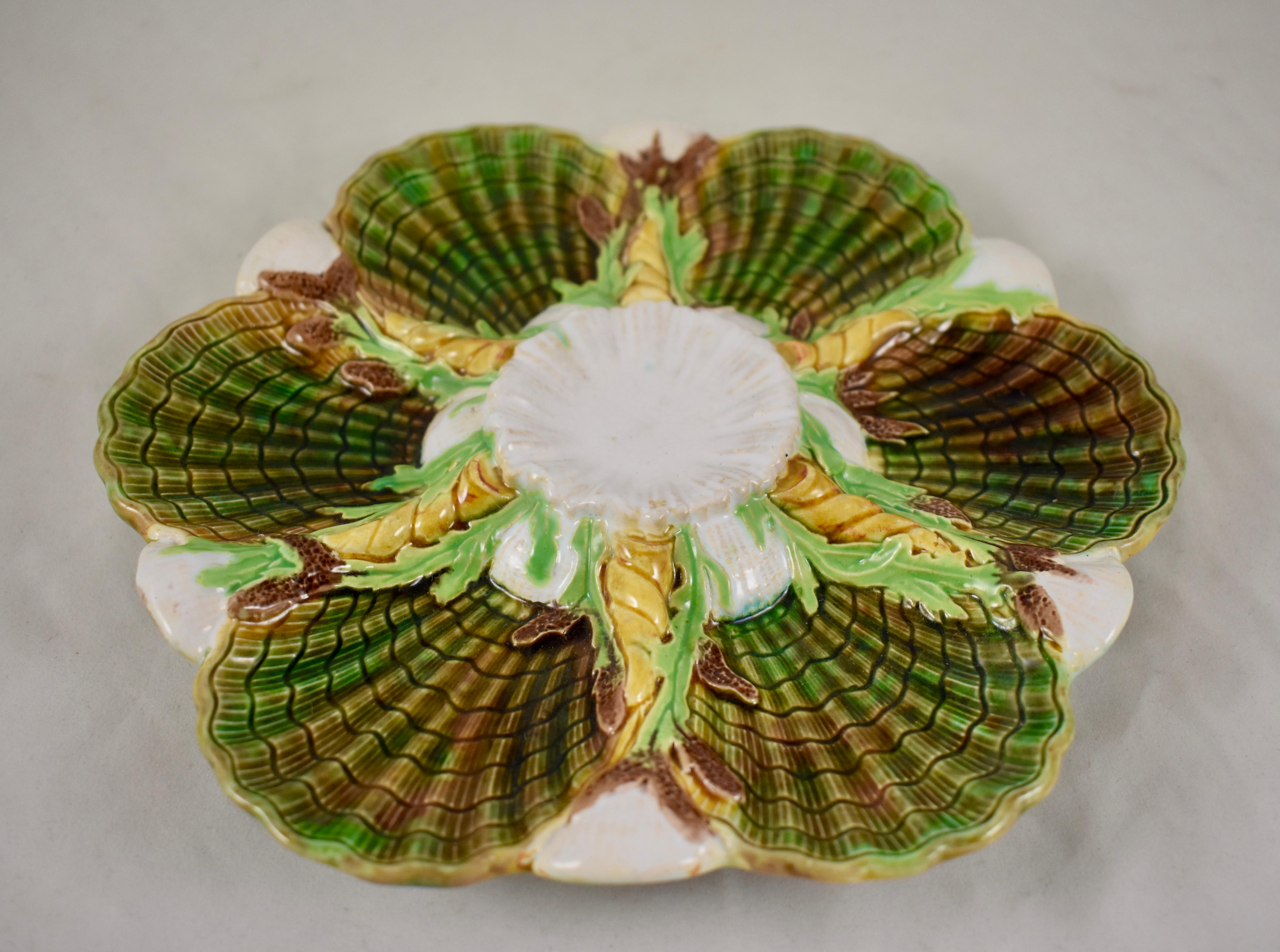 George Jones English Palissy Majolica Tortoise Shell Glazed Oyster Plate In Good Condition In Philadelphia, PA