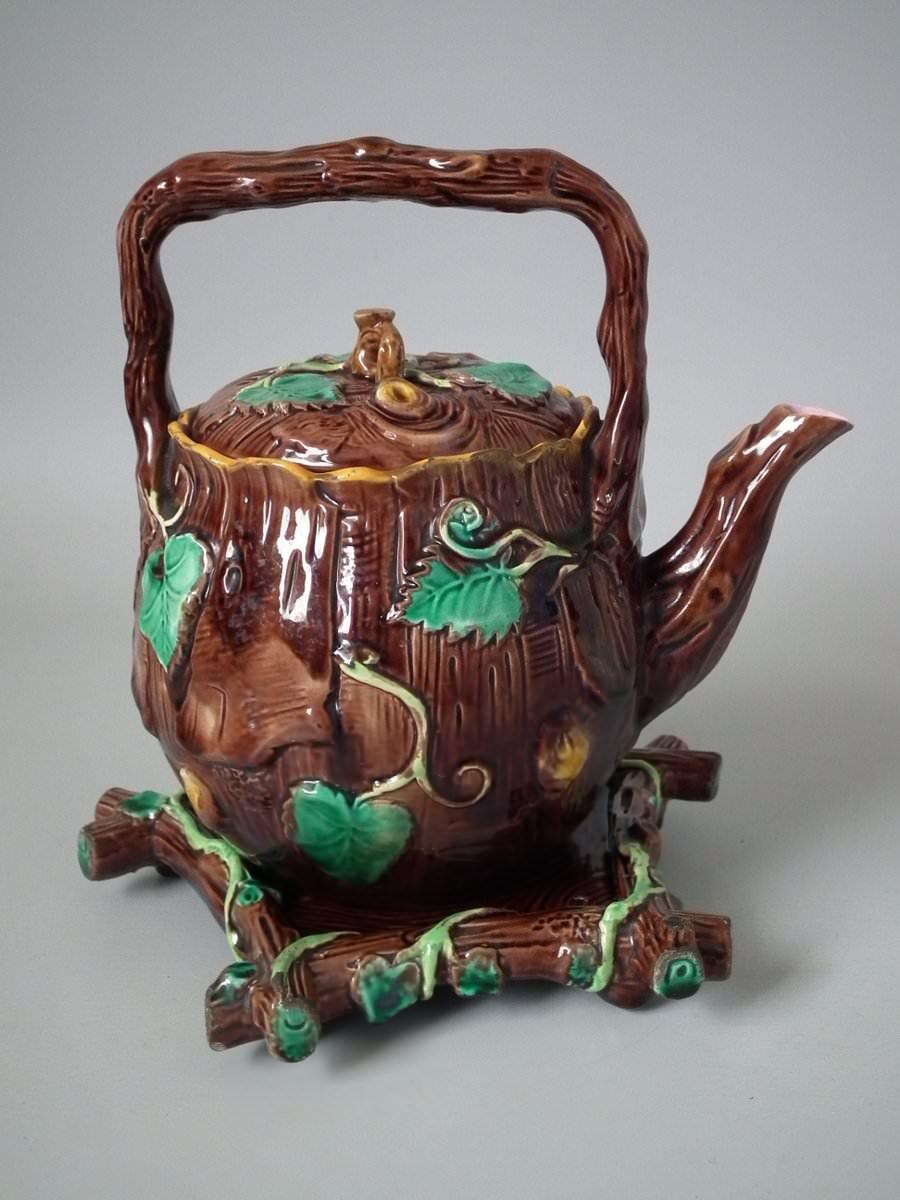 English George Jones Majolica Bark and Ivy Tea Kettle and Stand