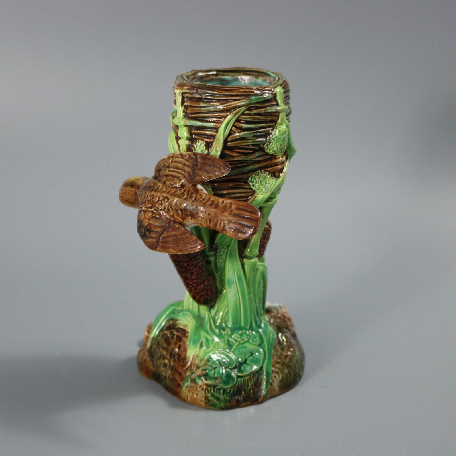 Vase de porte-cartes oiseaux sur le nid en majolique George Jones Bon état - En vente à Chelmsford, Essex