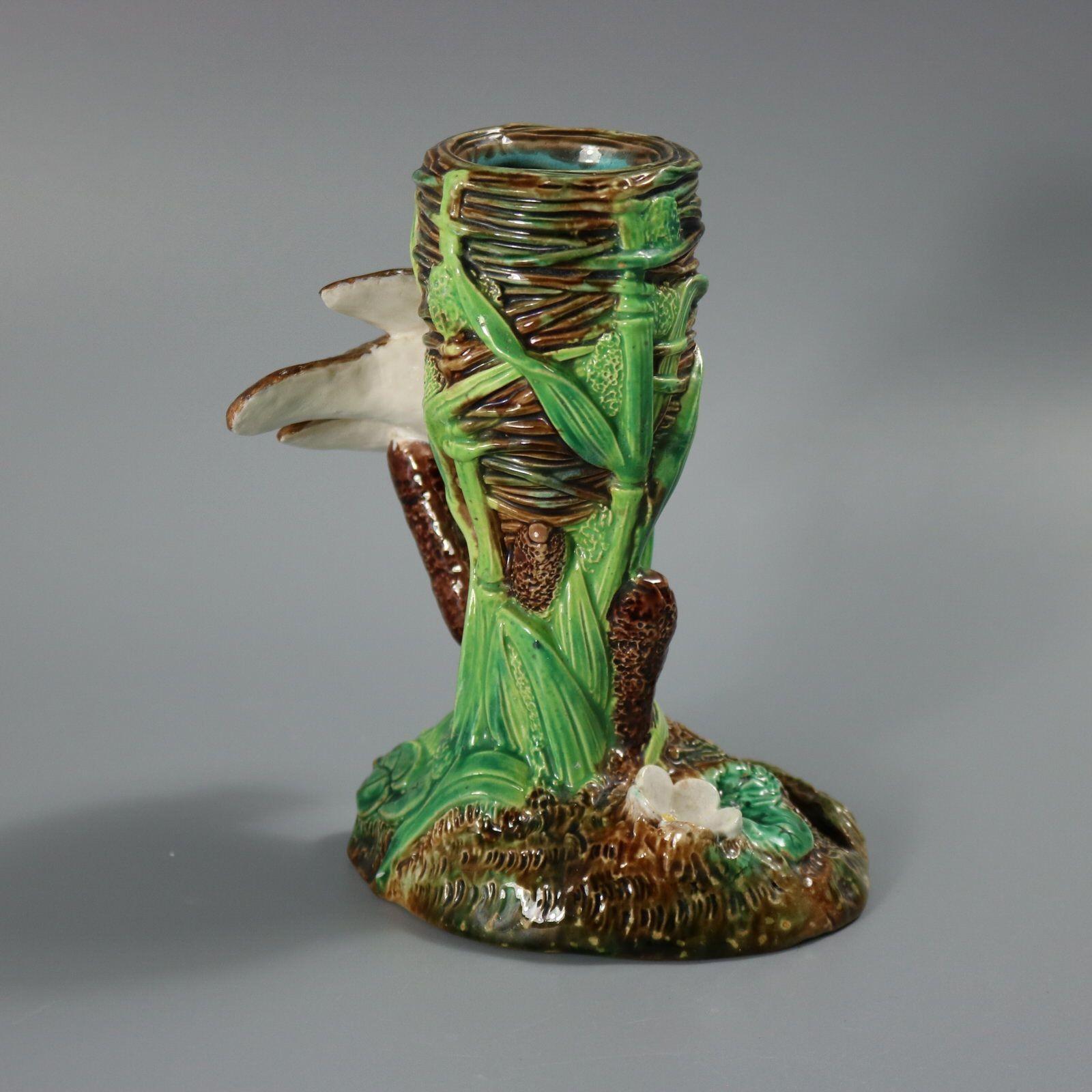 Majolique Vase de porte-cartes oiseaux sur le nid en majolique George Jones en vente