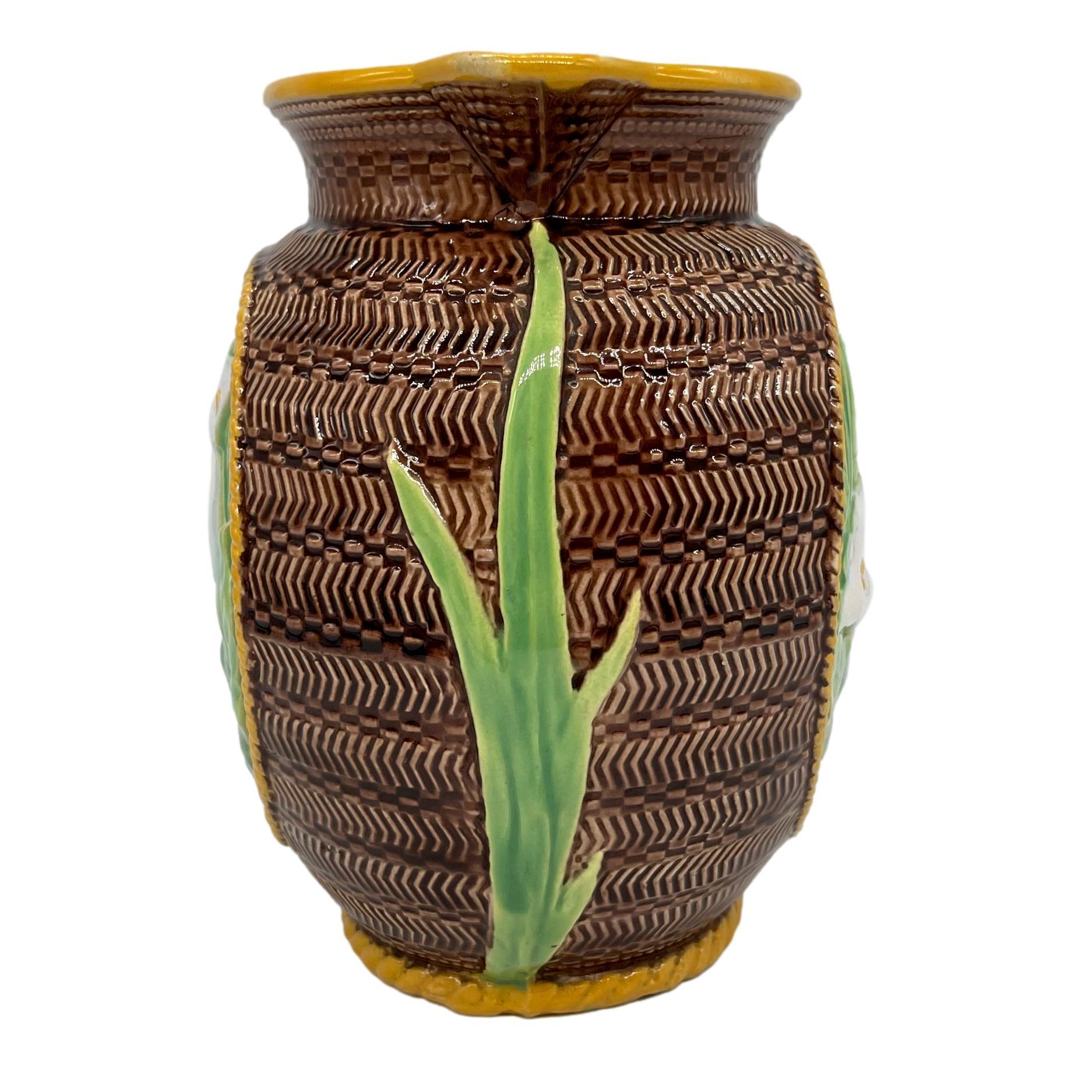 XIX secolo Brocca con giglio di calla in maiolica di George Jones, 1875 ca. in vendita