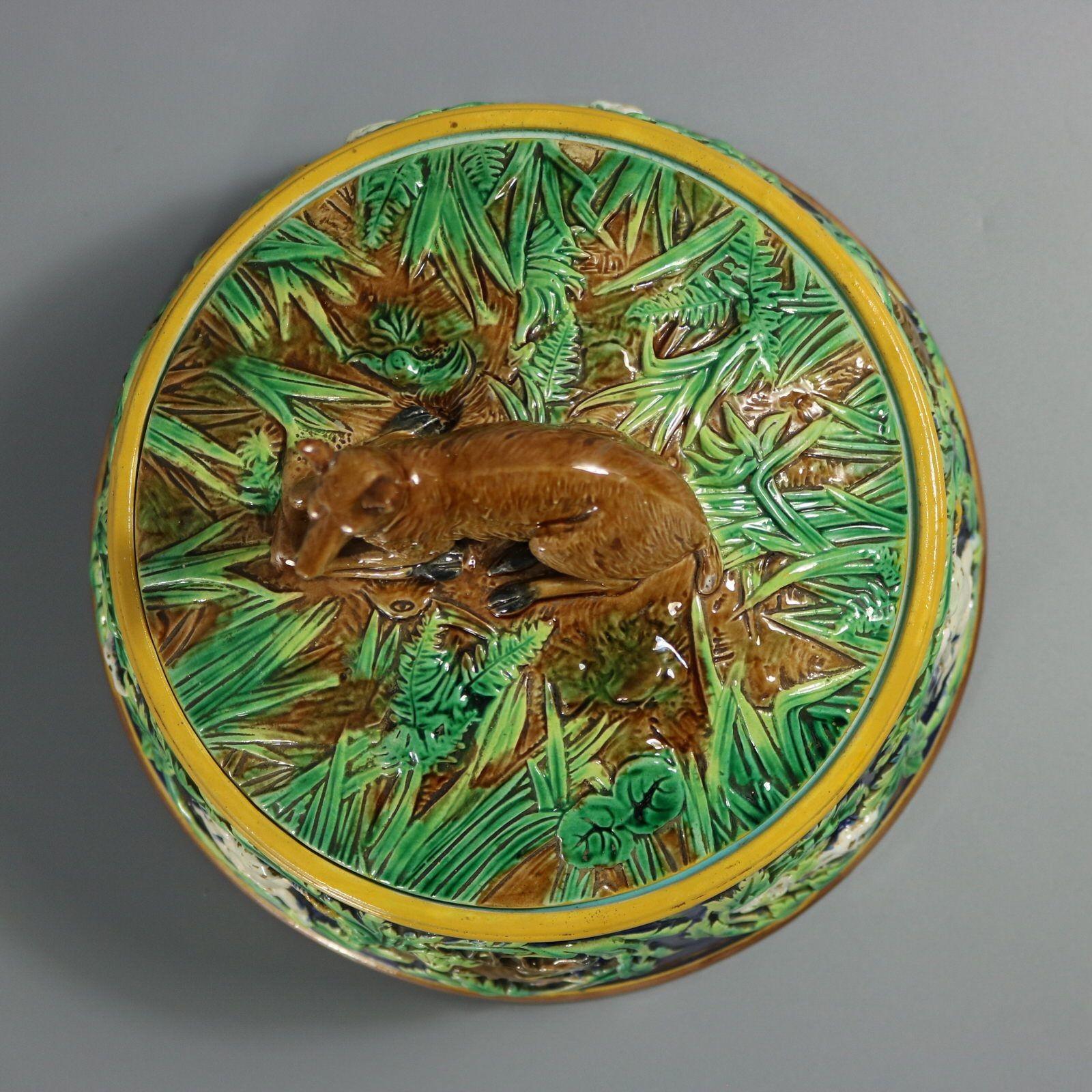 Plat à tarte et couvercle en majolique de George Jones pour le gibier à poils de cerf en vente 4