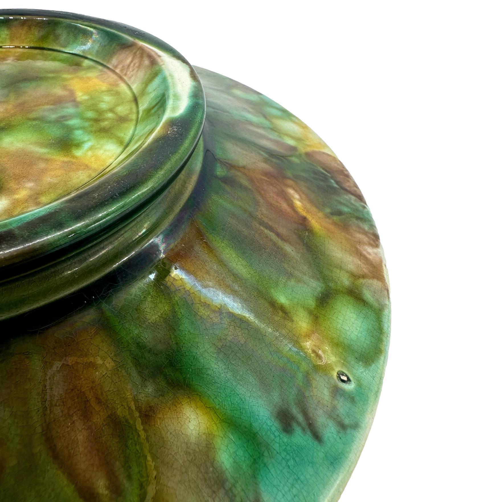 Anglais Plat en majolique George Jones, mouchetures de écailles de tortue, feuilles vertes sur turquoise en vente