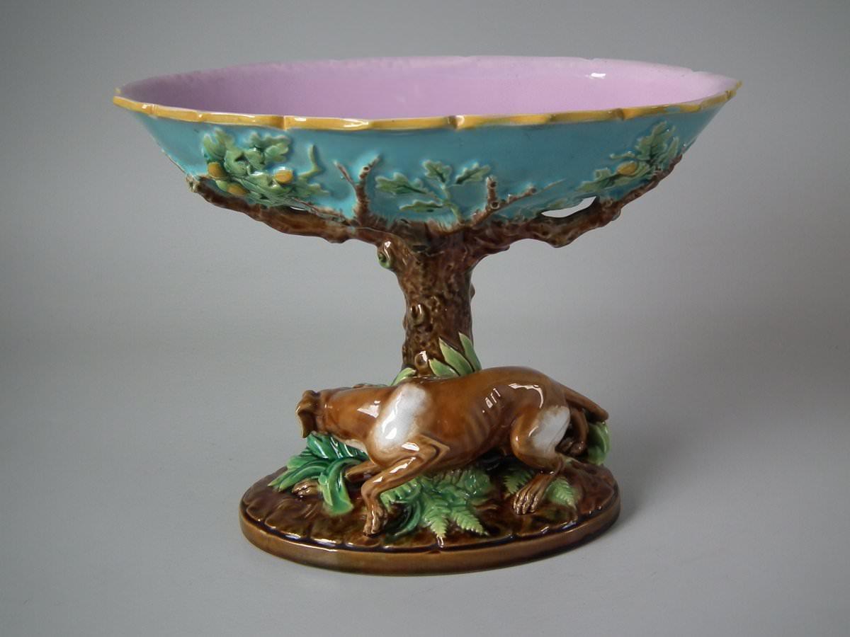 George Jones Majolica Dog under Oak Tree Compote (Glasiert)