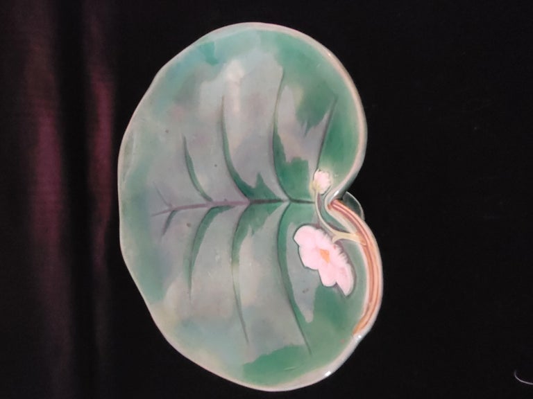 English George Jones Majolica Footed Lily Pad Dish For Sale