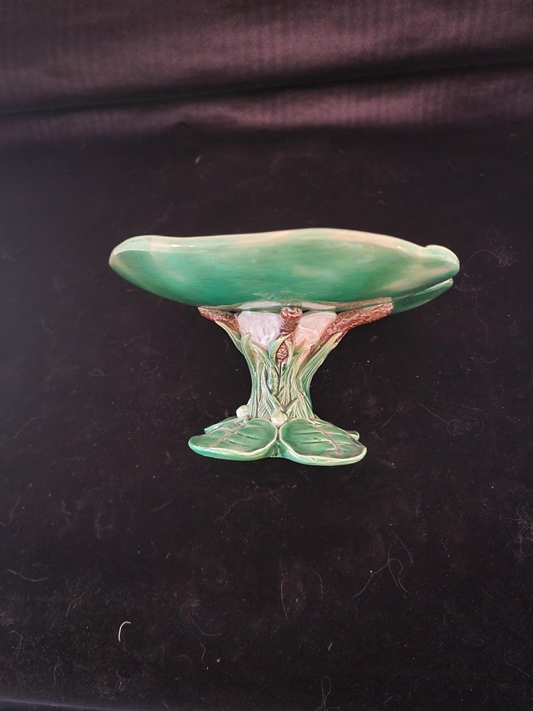 Glazed George Jones Majolica Footed Lily Pad Dish For Sale