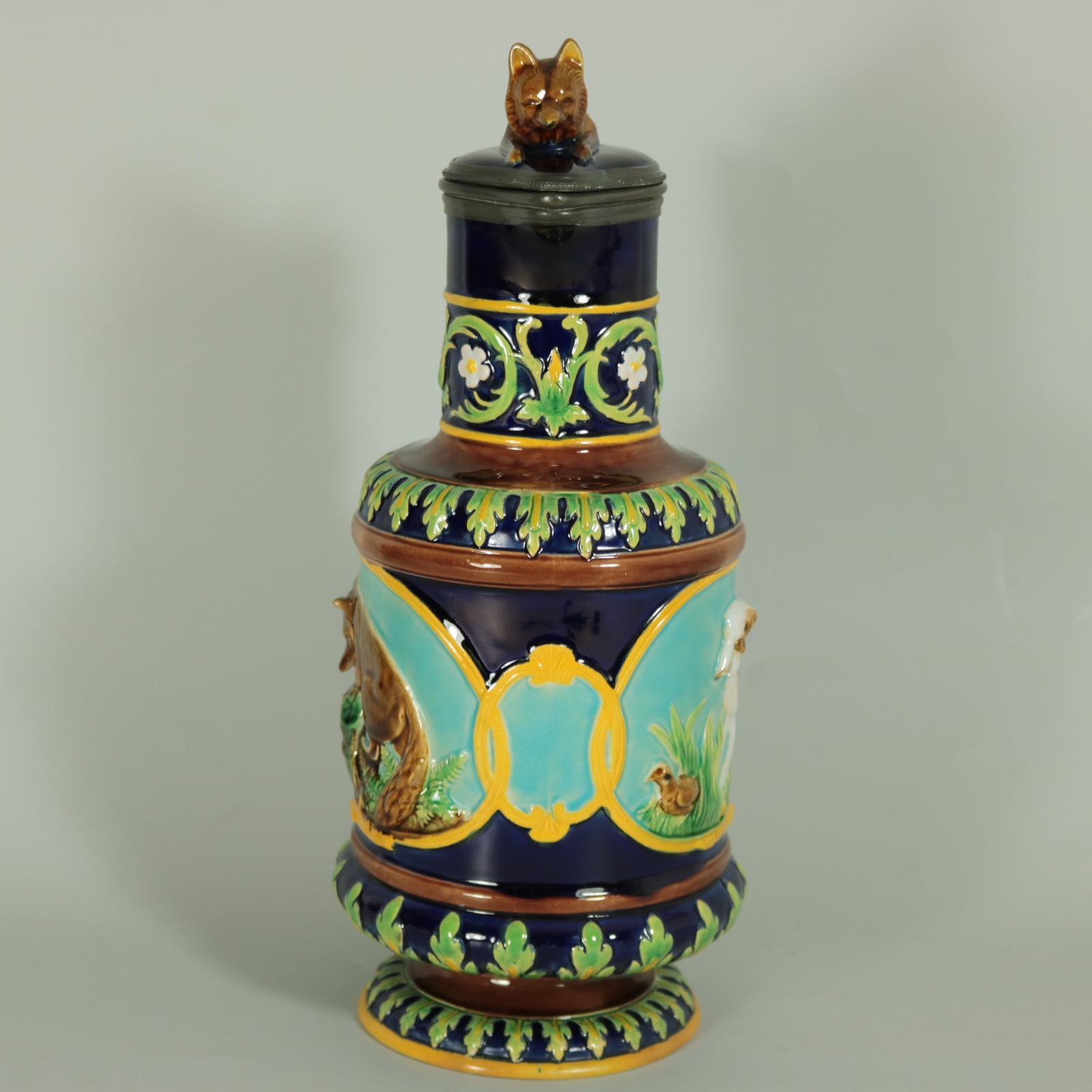 George Jones Majolica Fox and Dog Lidded Jug/Pitcher In Good Condition In Chelmsford, Essex