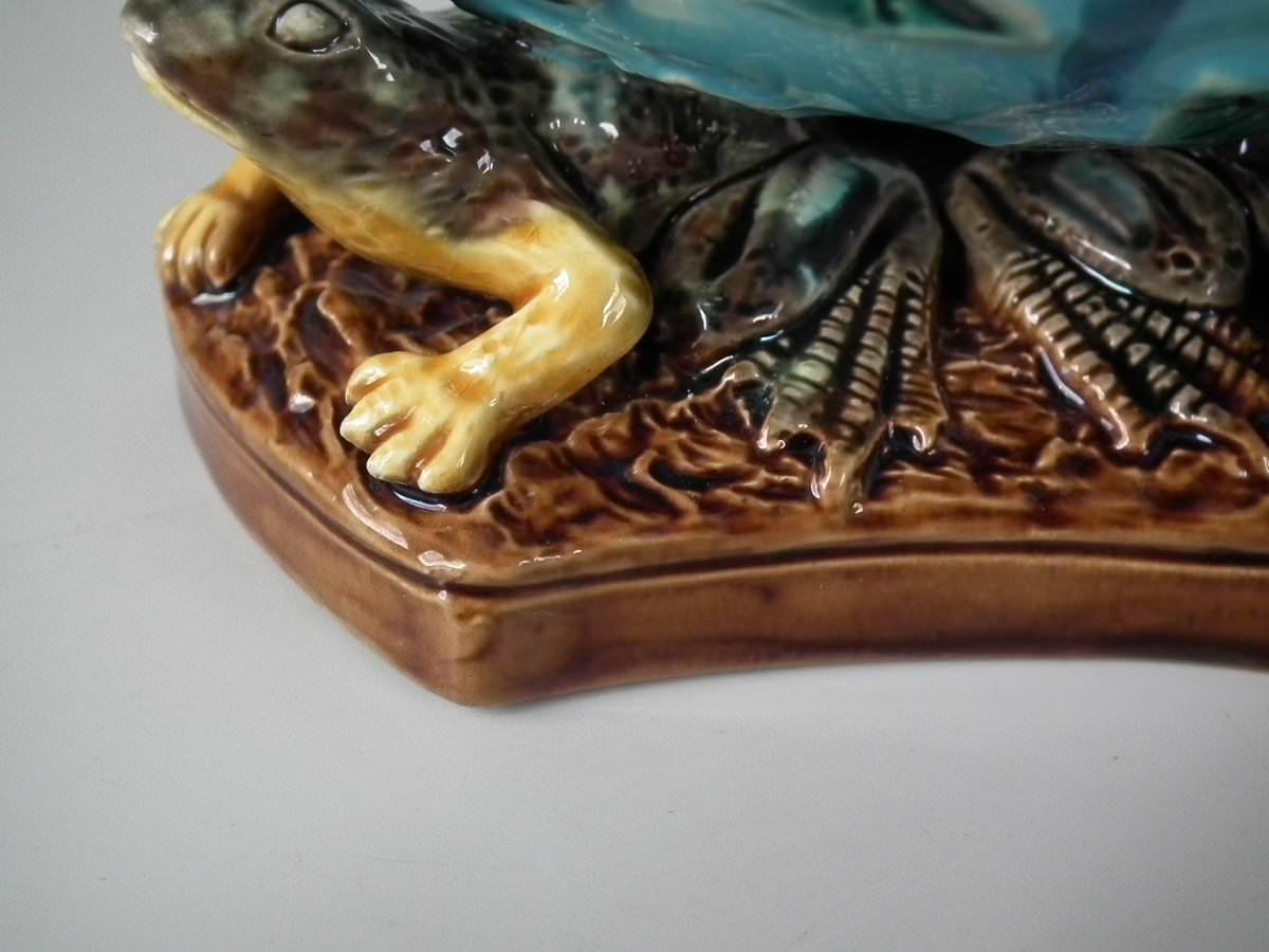 George Jones Majolica Frog and Insect Vase 5