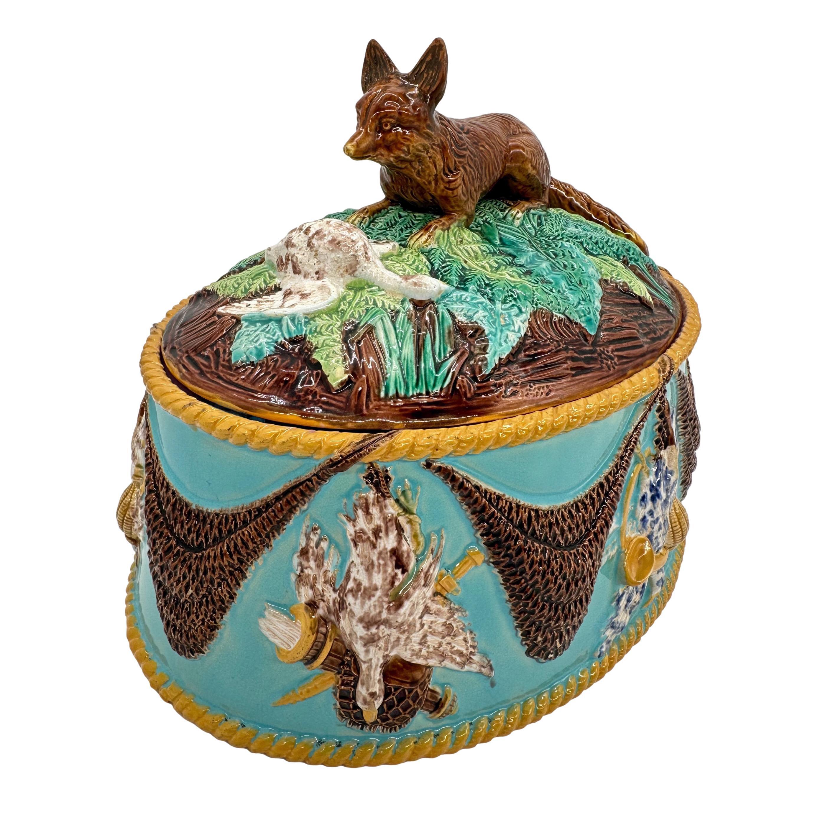 Victorien Soupière de jeu avec renard et fond turquoise de George Jones, anglais, vers 1870 en vente