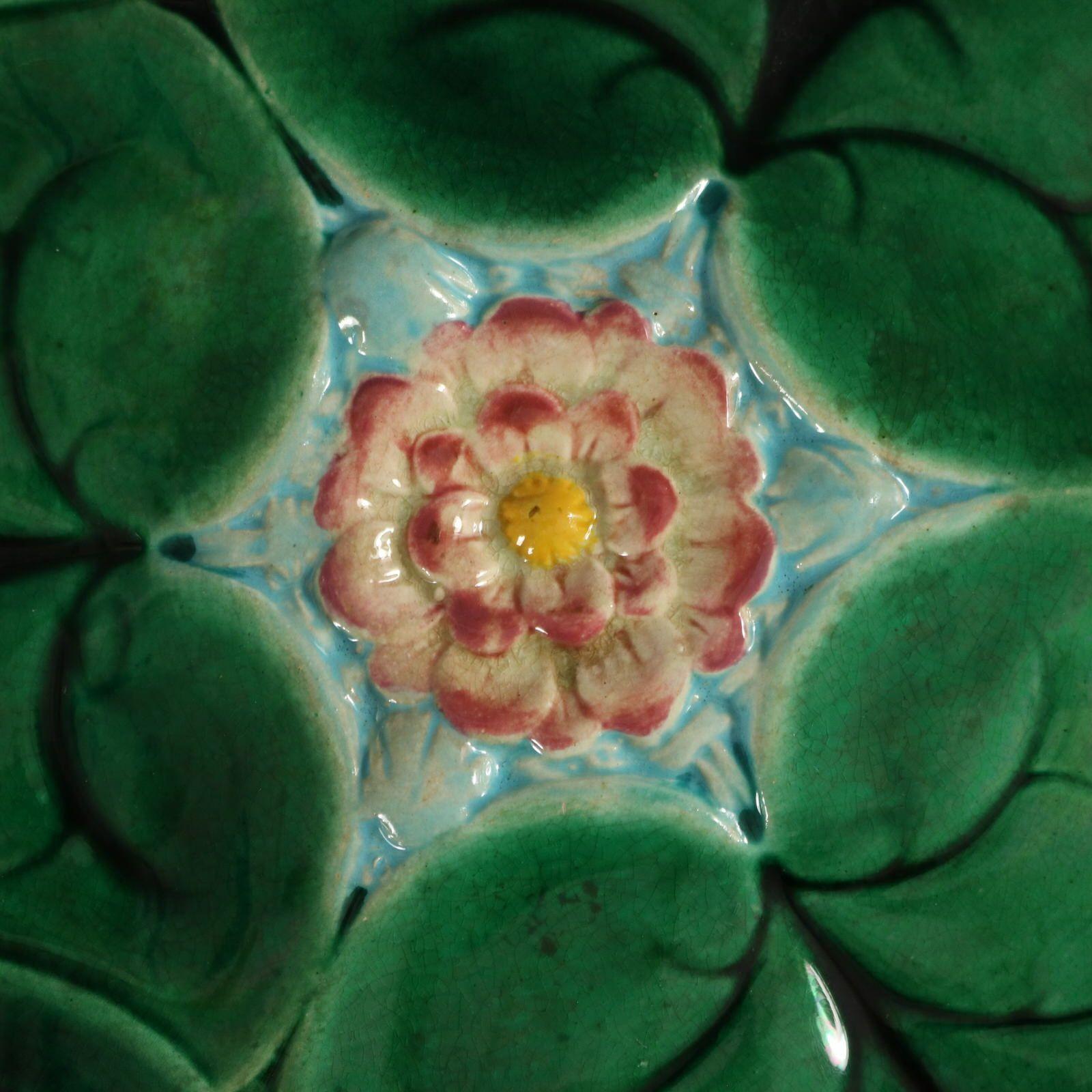 George Jones Majolica Lily Compote In Good Condition For Sale In Chelmsford, Essex