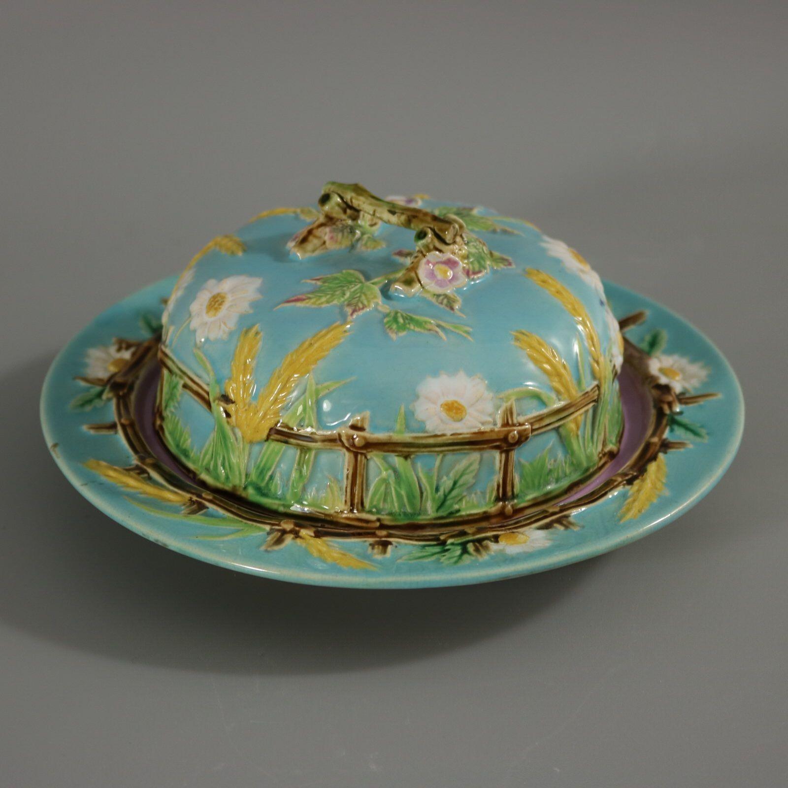 George Jones Majolica Muffin Dish and Cover In Good Condition For Sale In Chelmsford, Essex