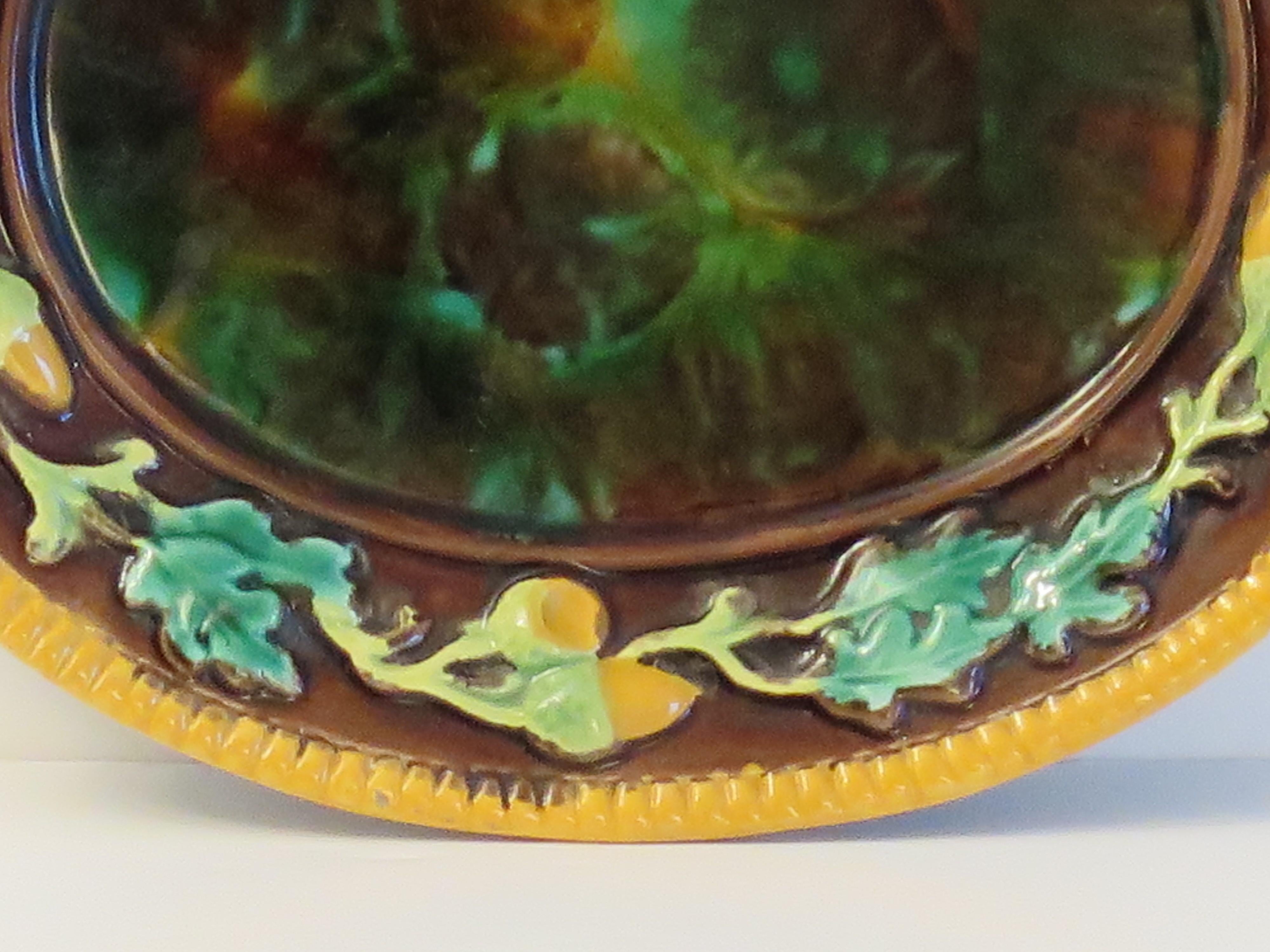 XIXe siècle Plat ou assiette ovale en majolique George Jones entièrement marqué, vers 1868 en vente