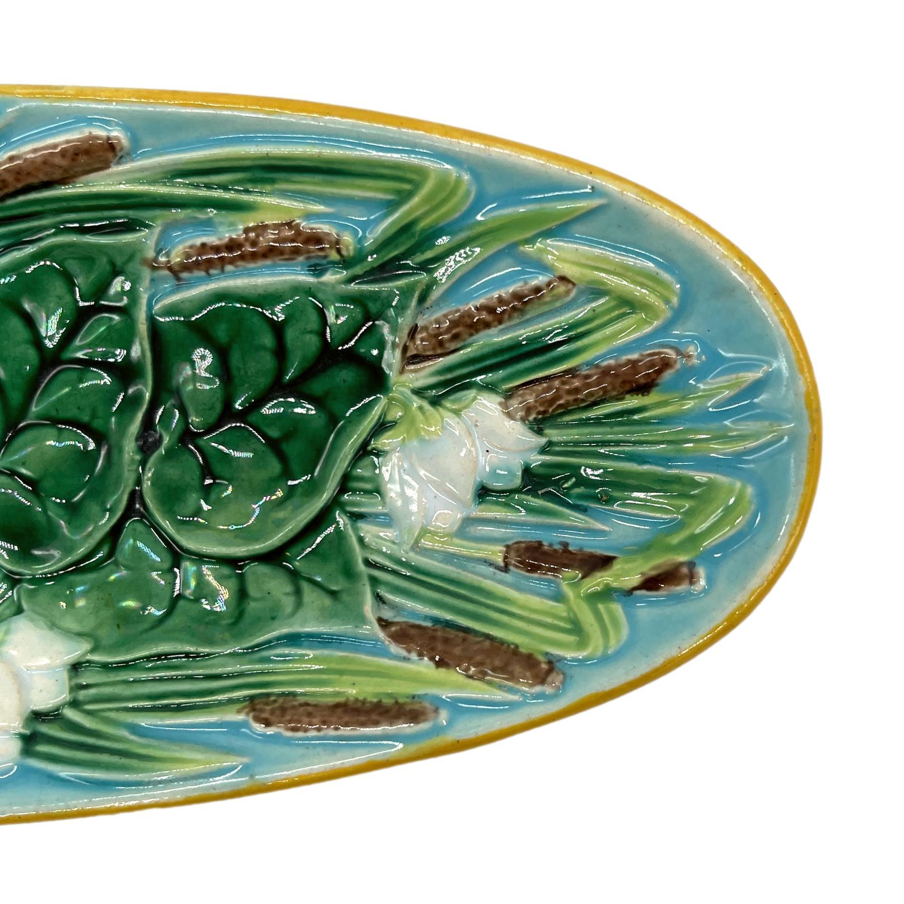 George Jones Majolica Pond Lilies and Bullrushes 10-in Tray, English, c. 1875 For Sale 4
